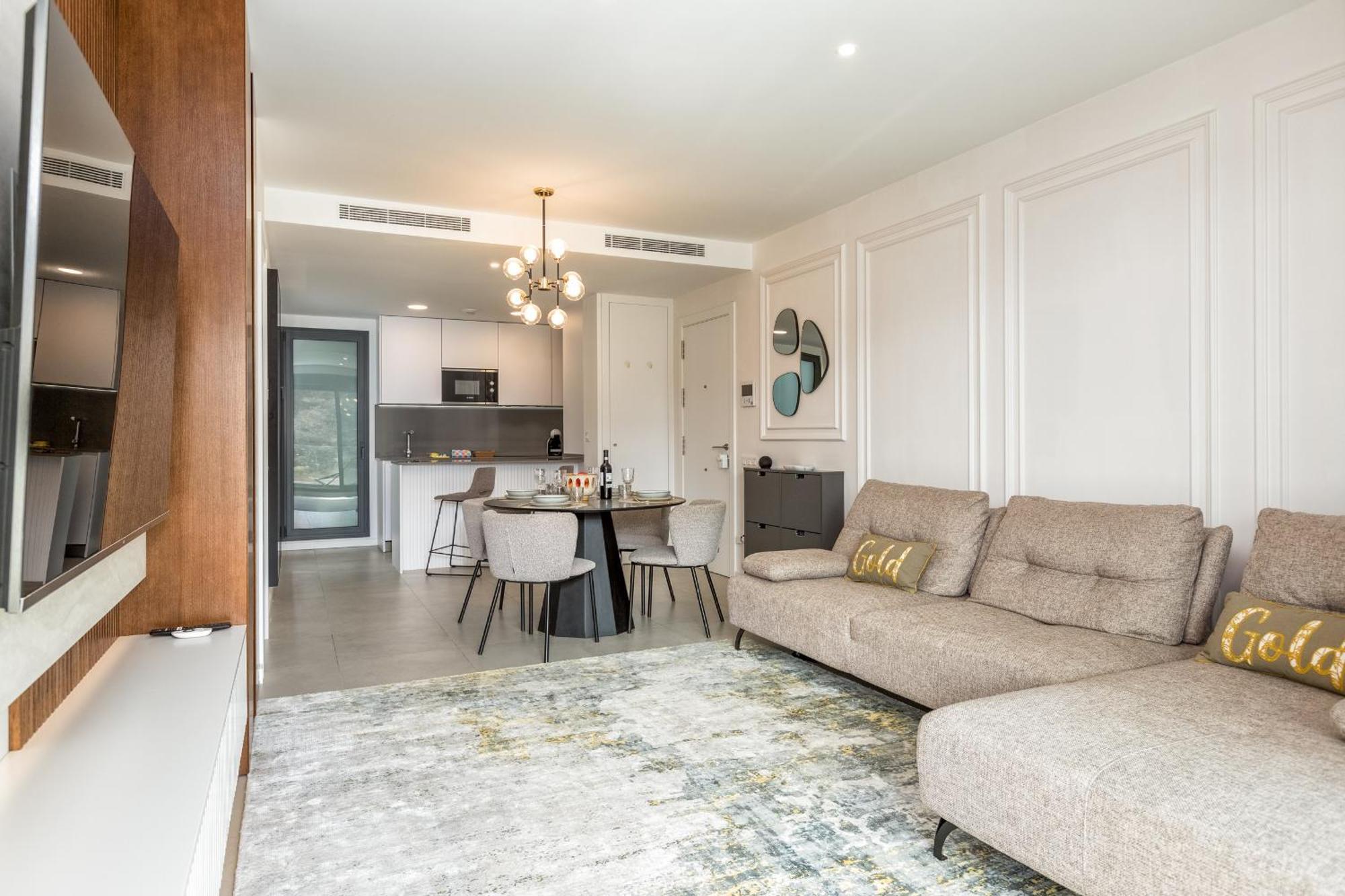 Vivi Homes - Sunny Views Wellness, Gym, Pool & Sea View * Fuengirola