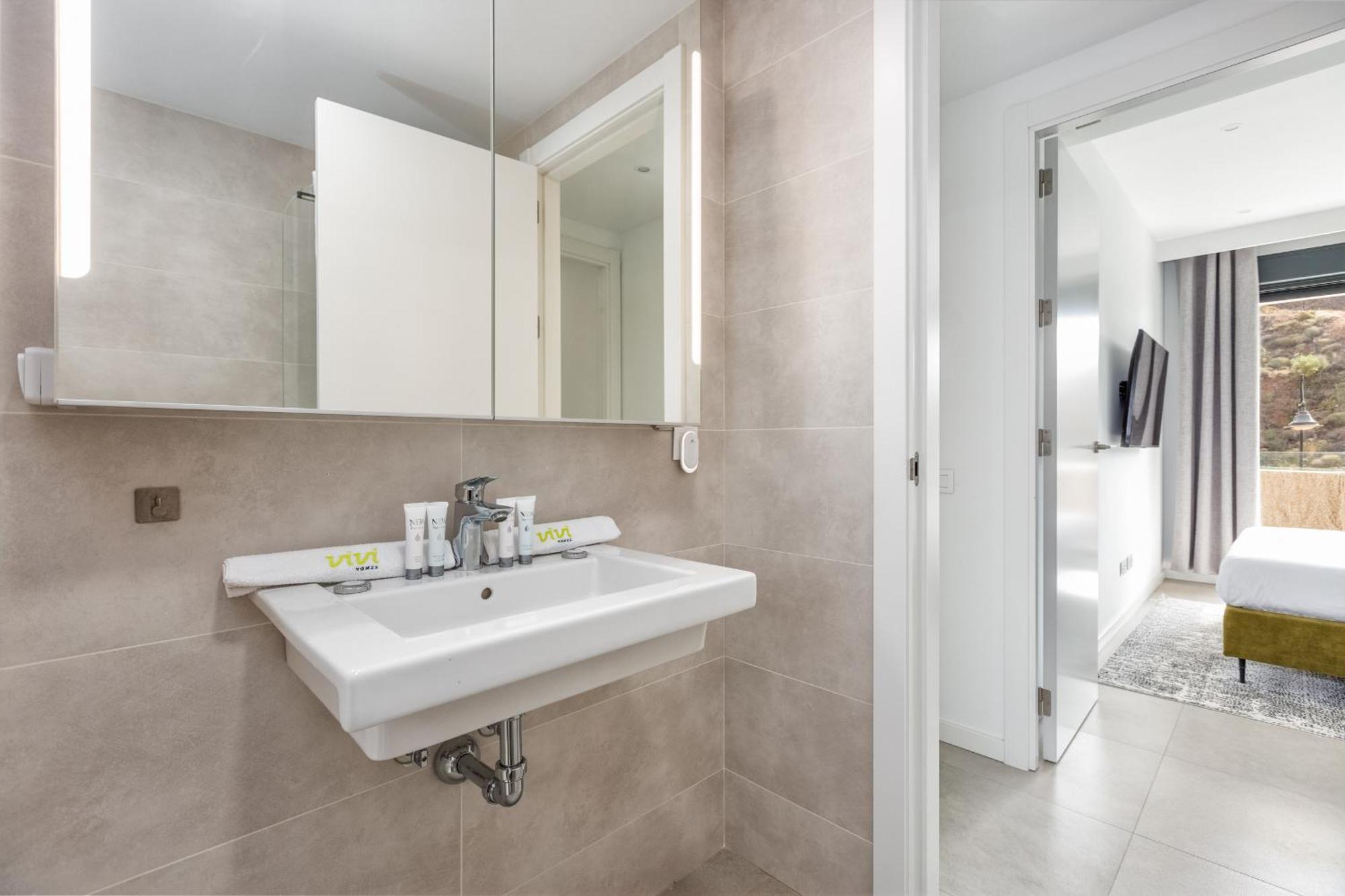 Apartment Vivi Homes - Sunny Views Wellness, Gym, Pool & Sea View