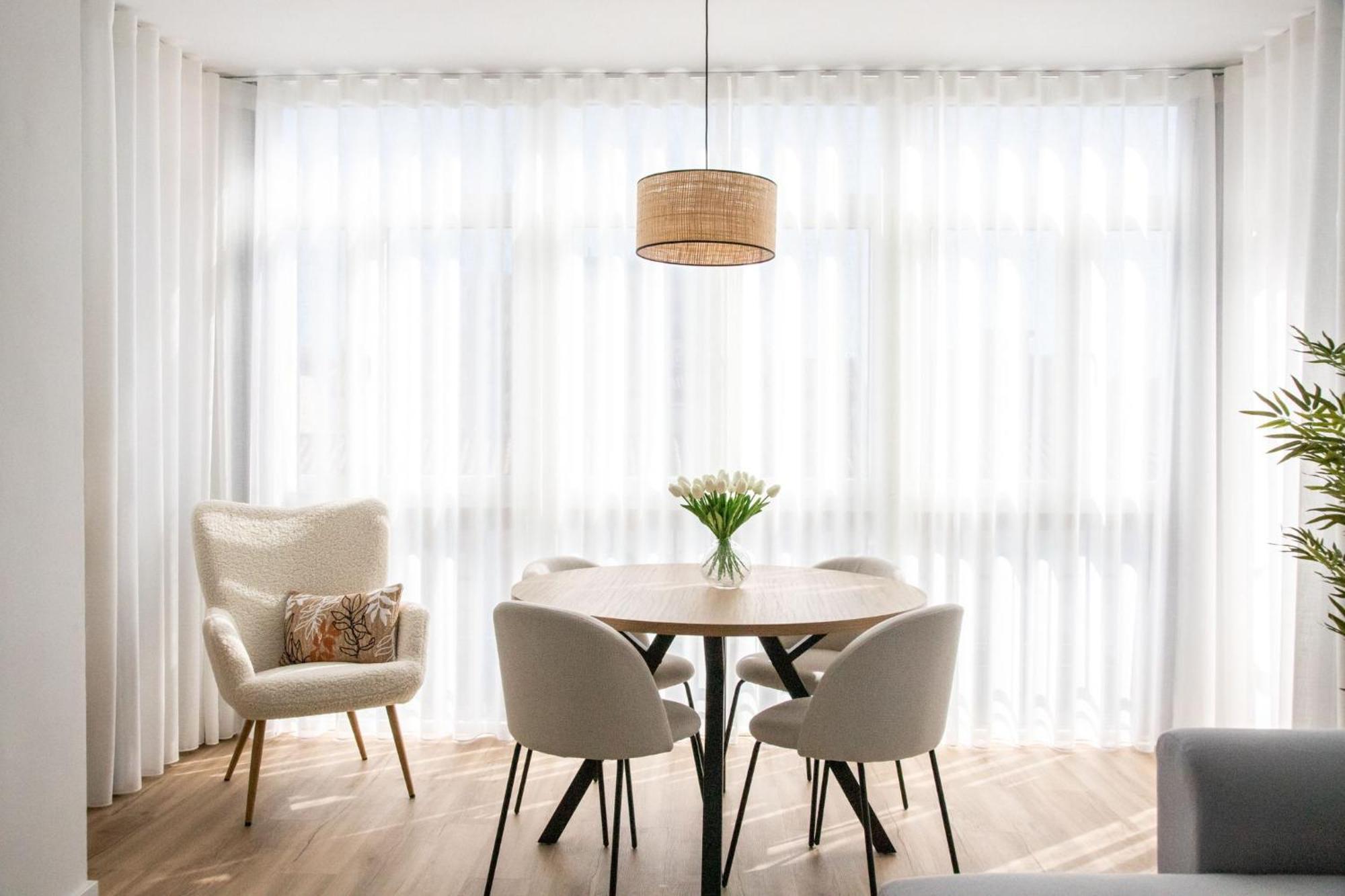 Luminoso Y Moderno En Apartamento