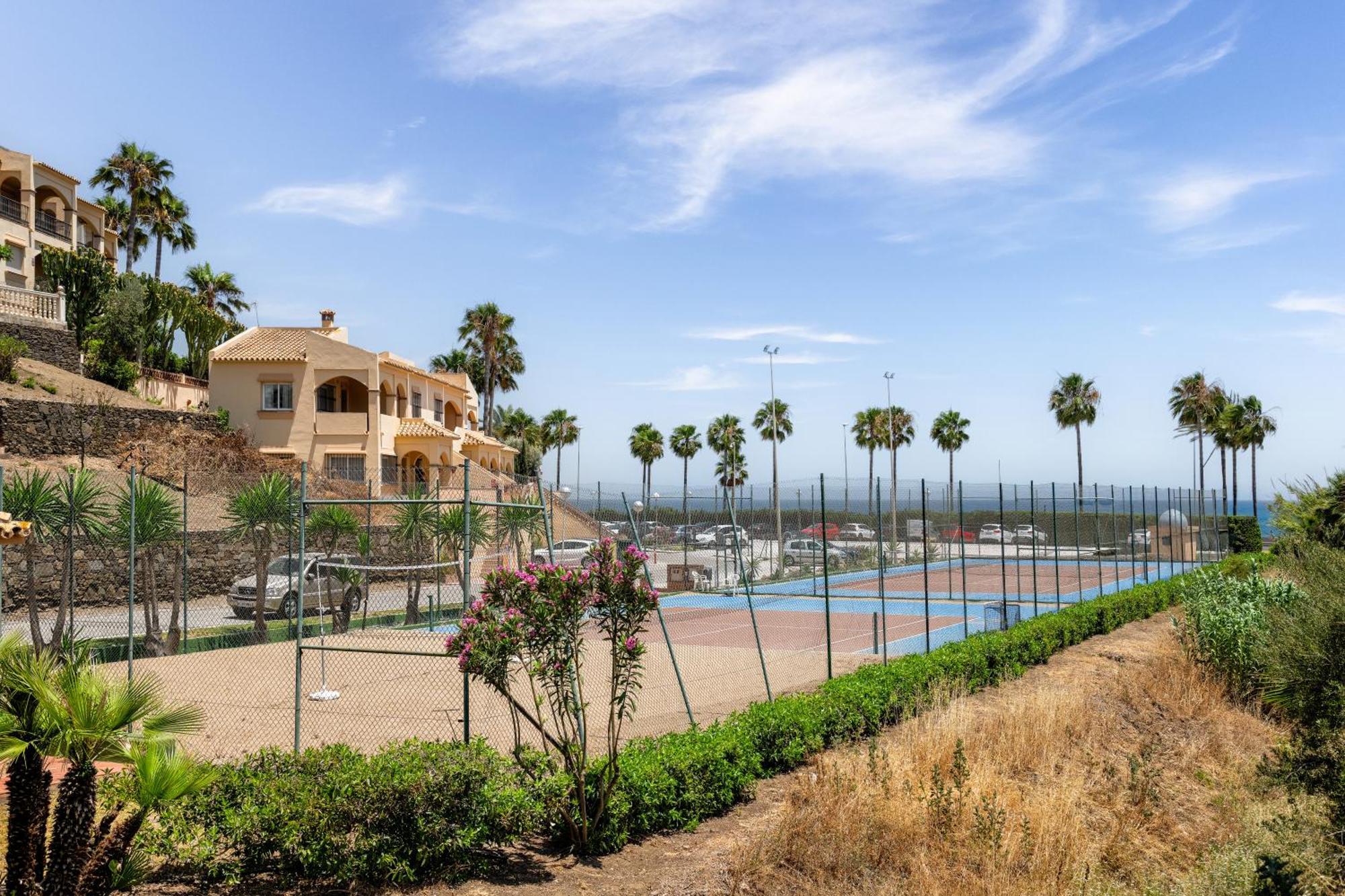 Beautiful With Stunning Sea Views, Perfect For Relaxation *