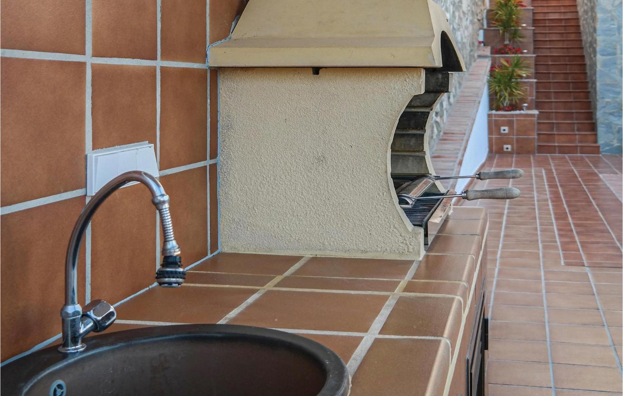 In Fuengirola, Malaga With Kitchen