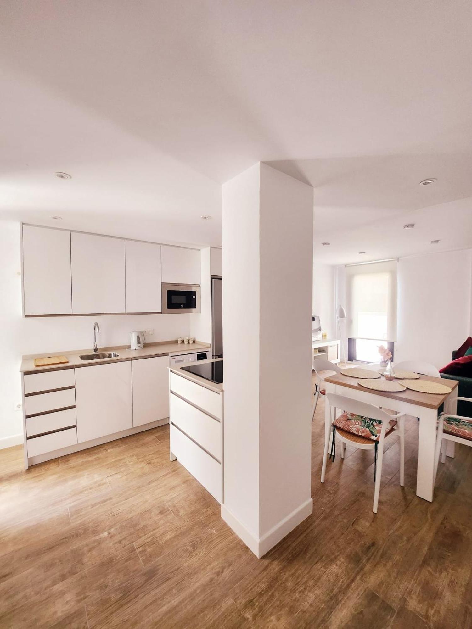 Ela 2 Apartment *