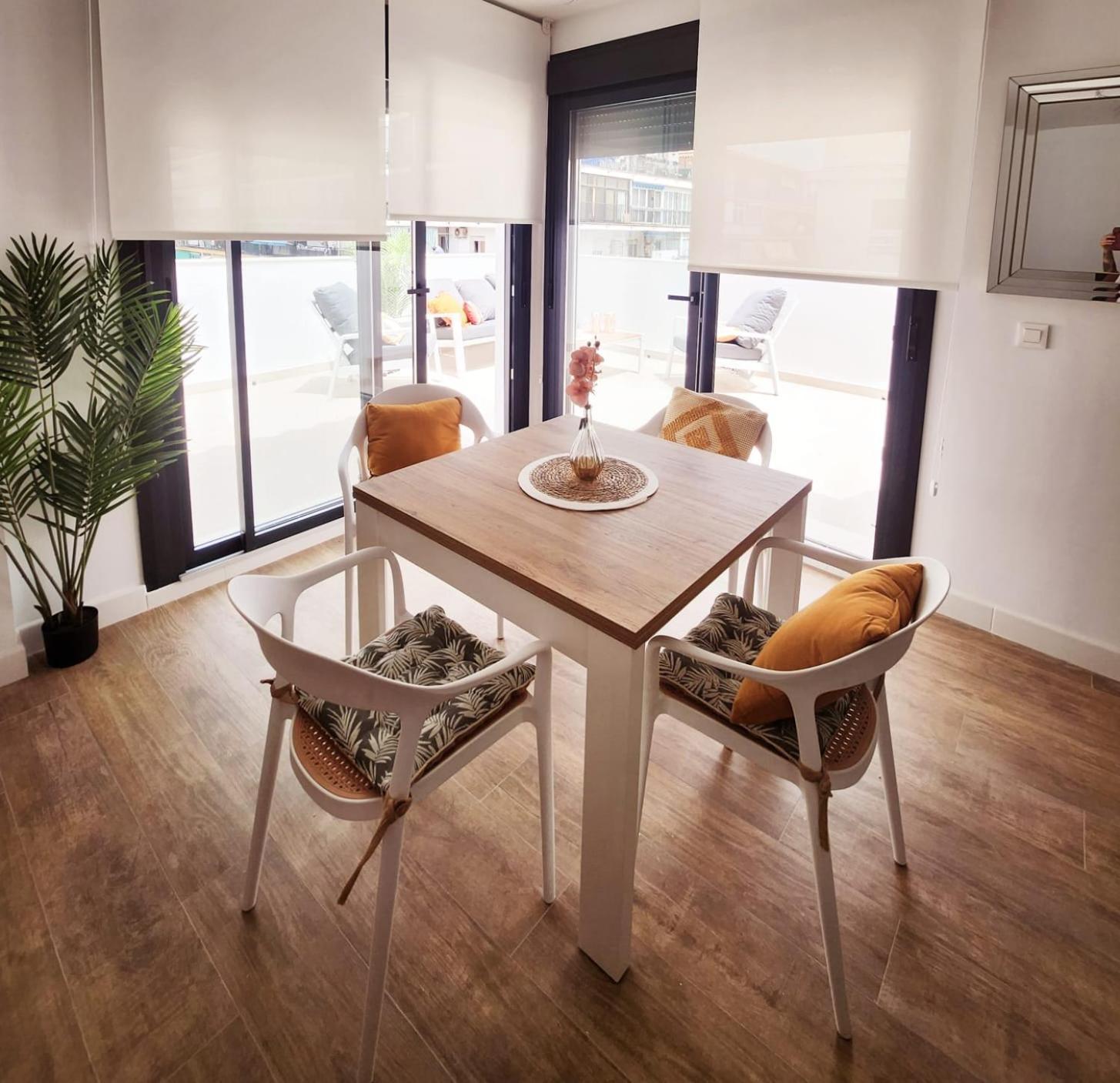 Novamar Apartamentos, Independientes Con Terraza, Dos Dormitorios, Salon Y Cocina Independiente, Ubicados En Centro De Y A La Playa, Wifi De Alta Velocidad *