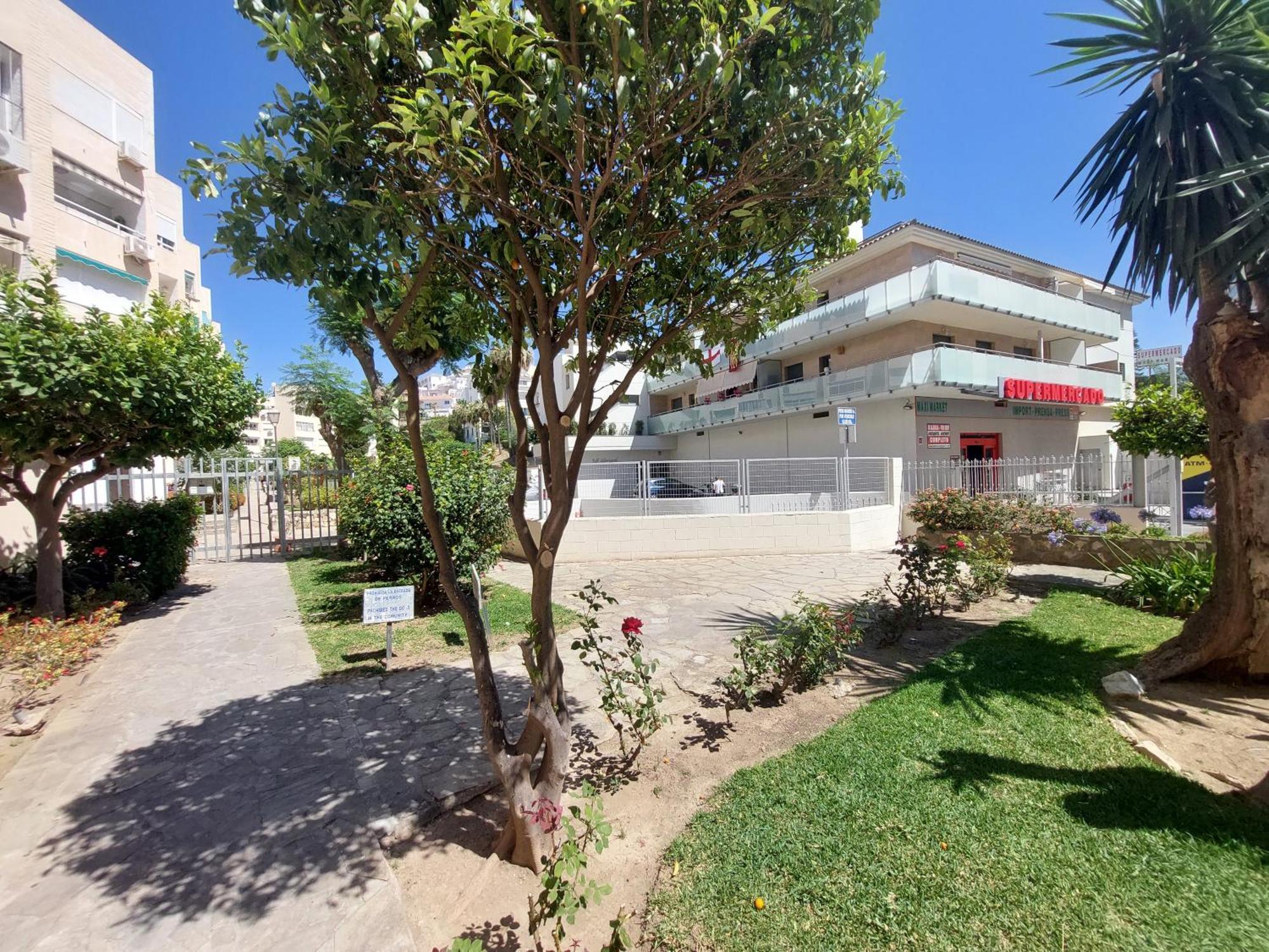Estudio Con Piscina Y Parking, Playa A 4 Min A Pie, Tren A 2 Min Apartment *