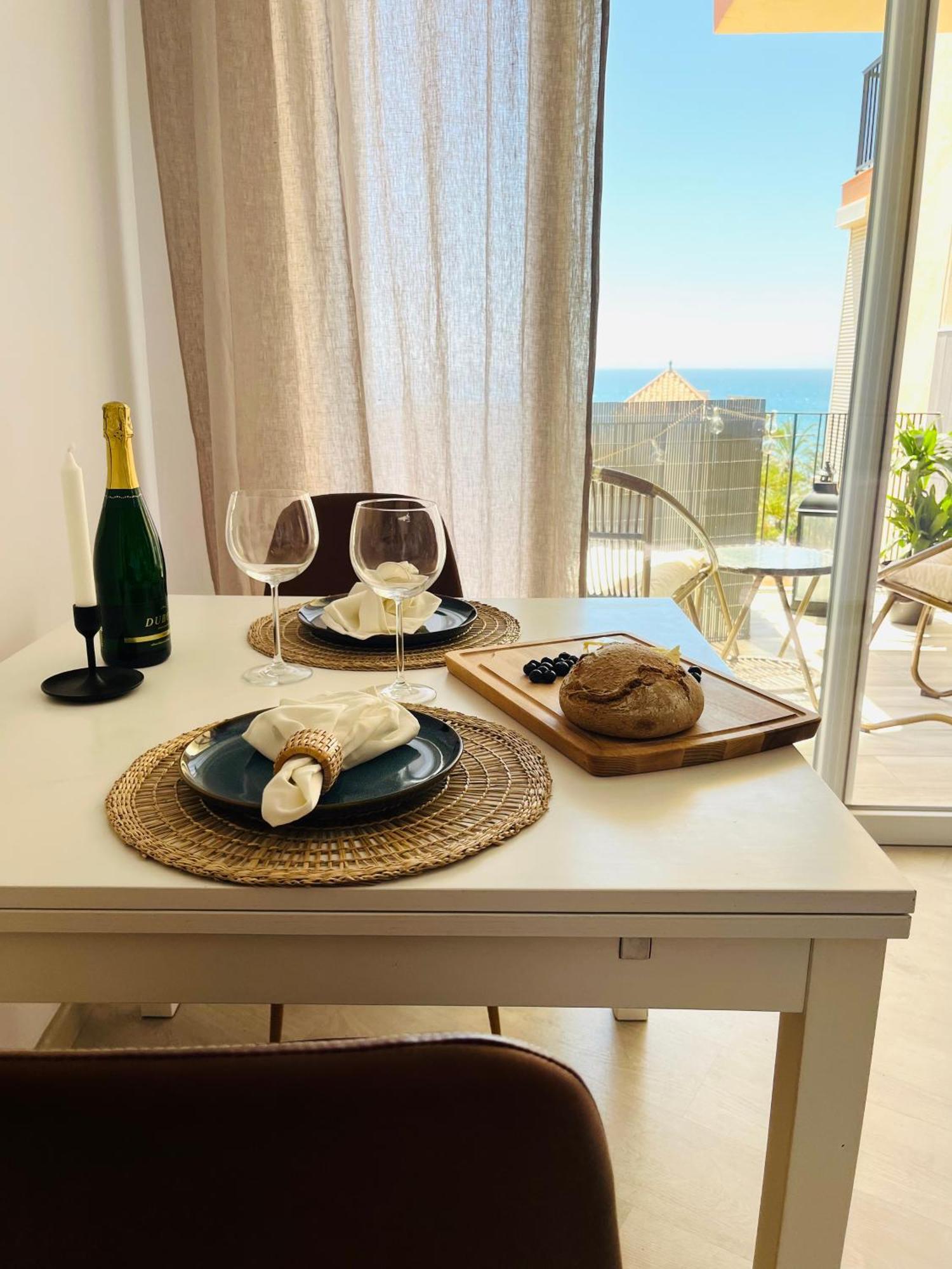 Cozy - Balcony & Sea View