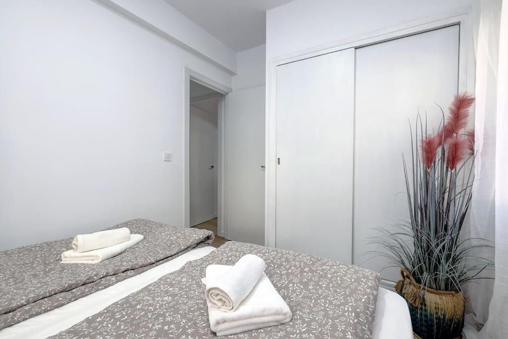 Modern & Vibrant, Urban Flat Apartment Fuengirola