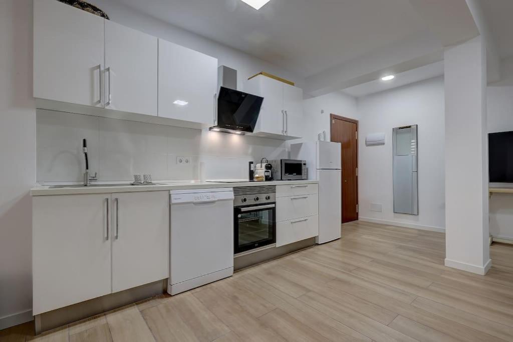 Modern & Vibrant, Urban Flat * Fuengirola