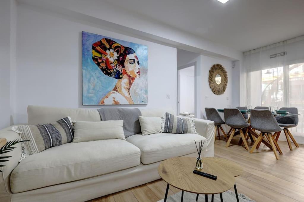 Modern & Vibrant, Urban Flat Apartment Fuengirola