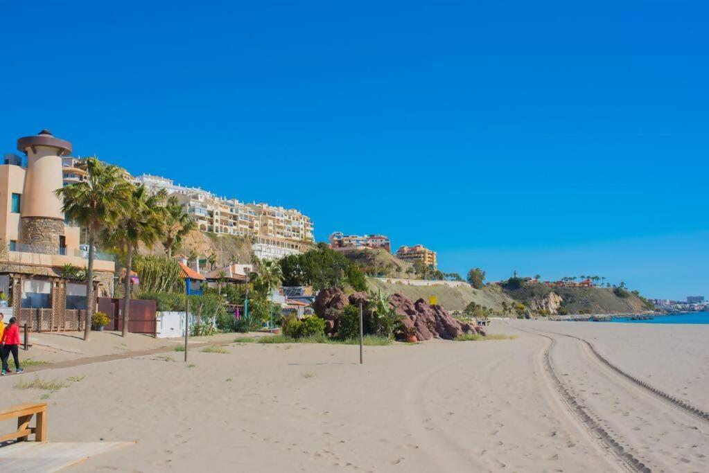 A 50 M De La Playa