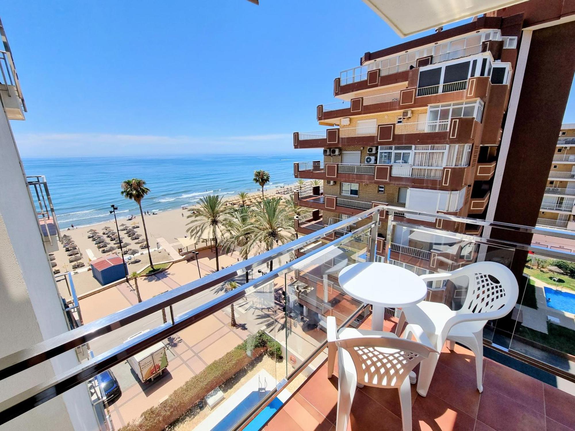 Barbados And Pool Apartment Fuengirola