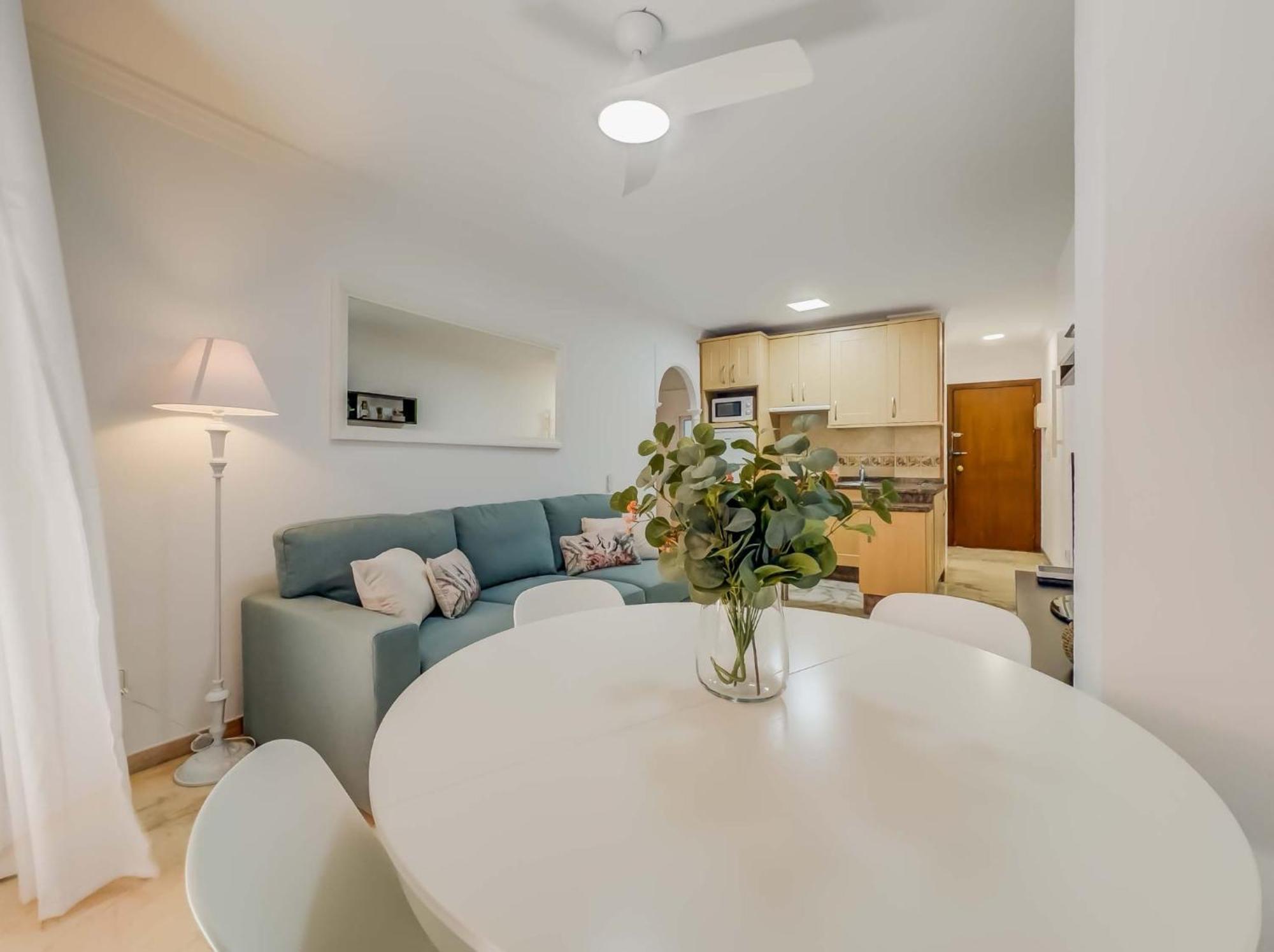 Apartment Yate Iv
