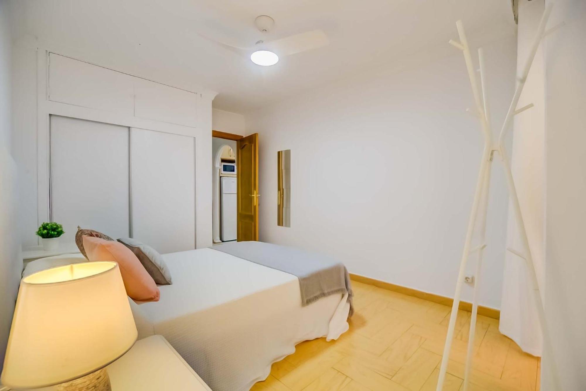 Apartment Yate Iv