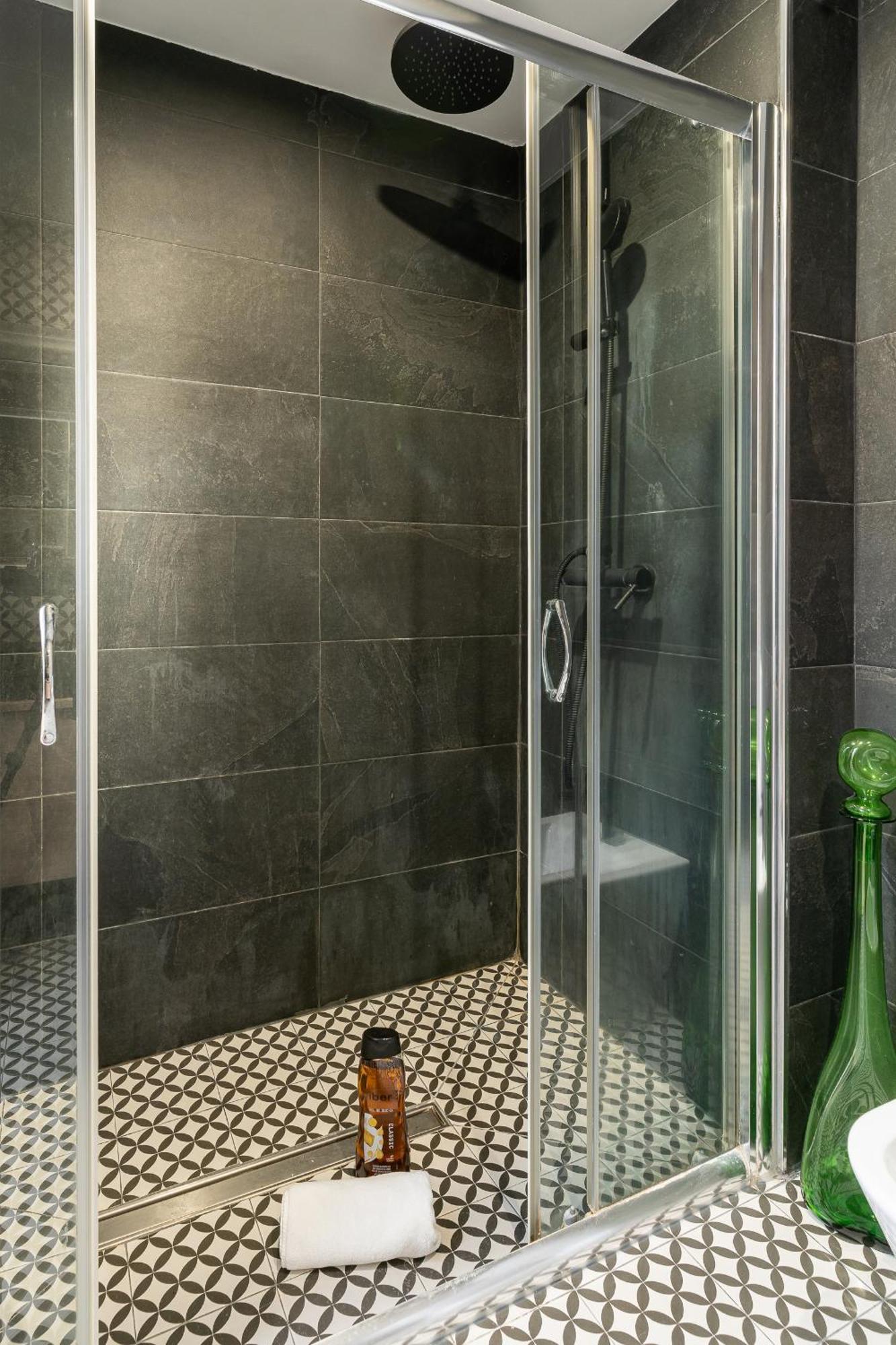 Blonzu Cuba Apartment