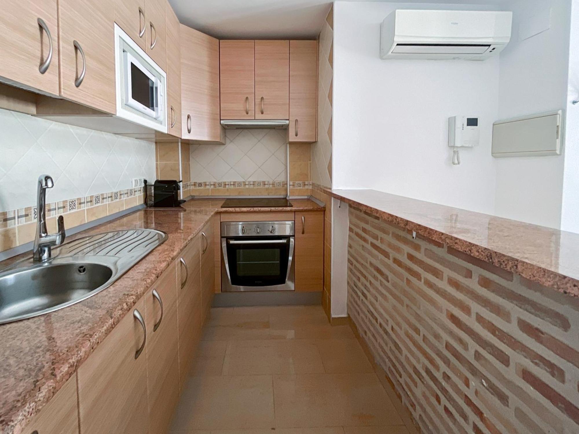 Mercedes - Nueva Apertura * Fuengirola