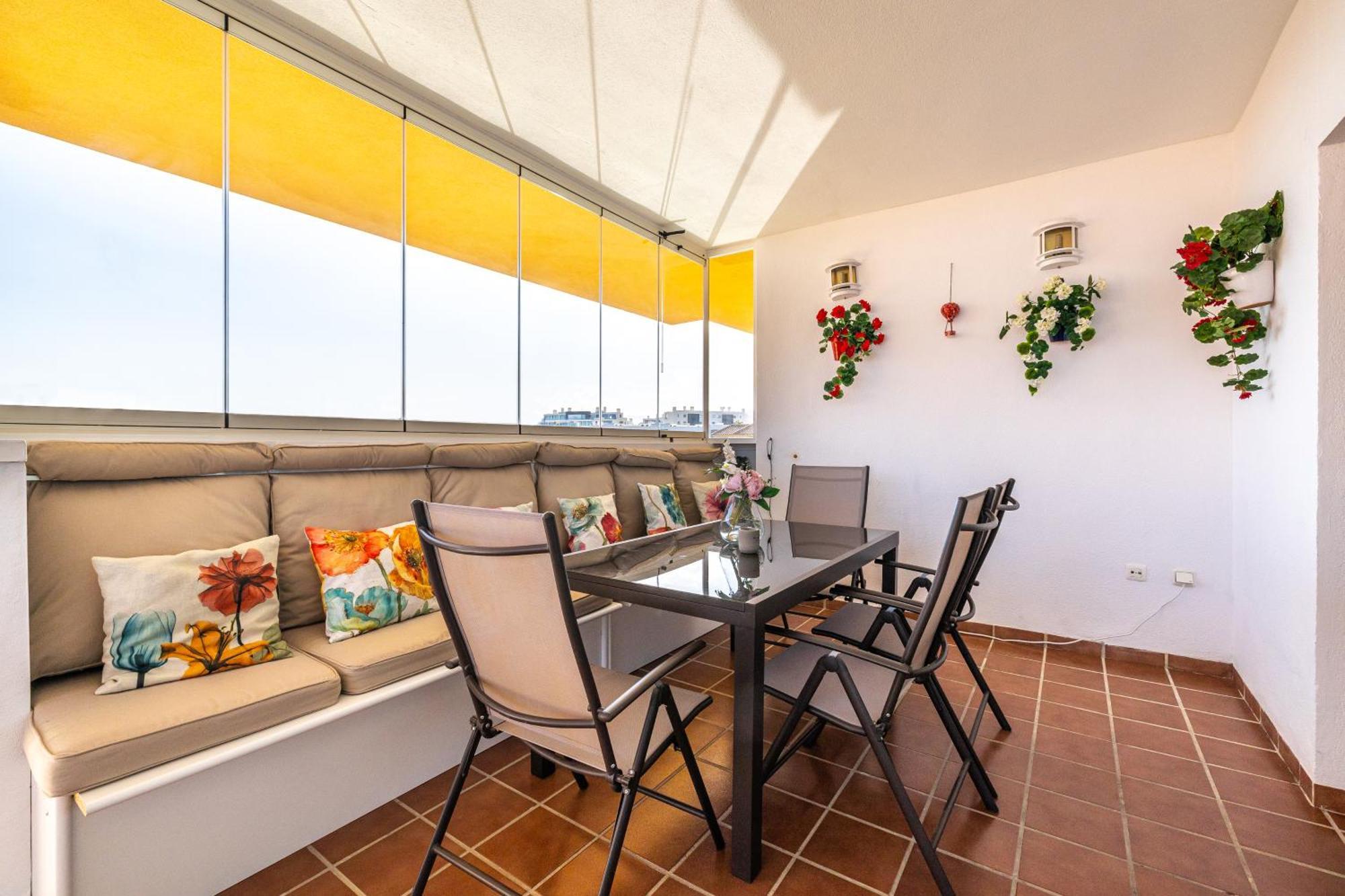 Apartment Cozy 2 Bedrooms In El Higueron *