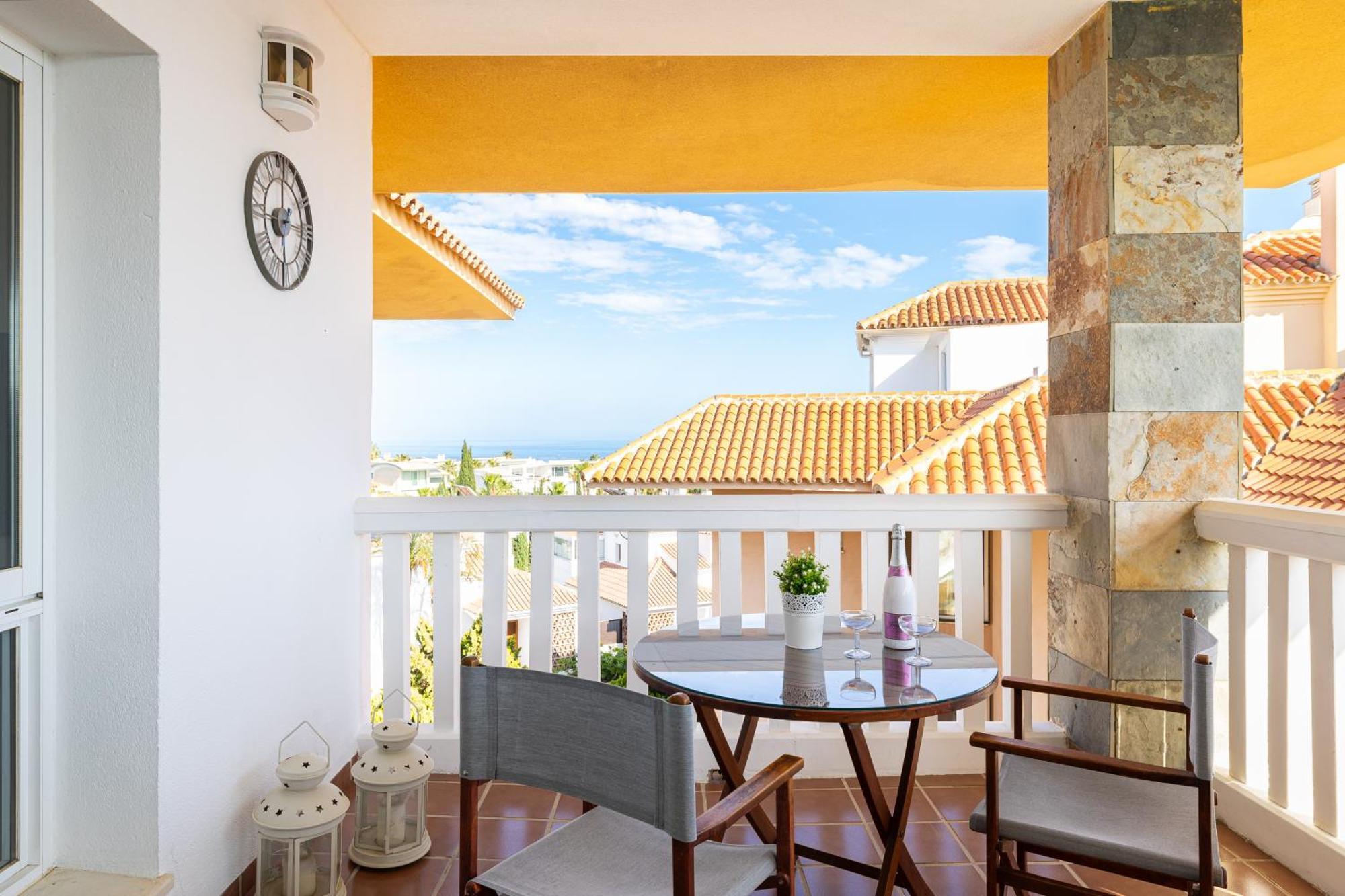 Apartment Cozy 2 Bedrooms In El Higueron Fuengirola