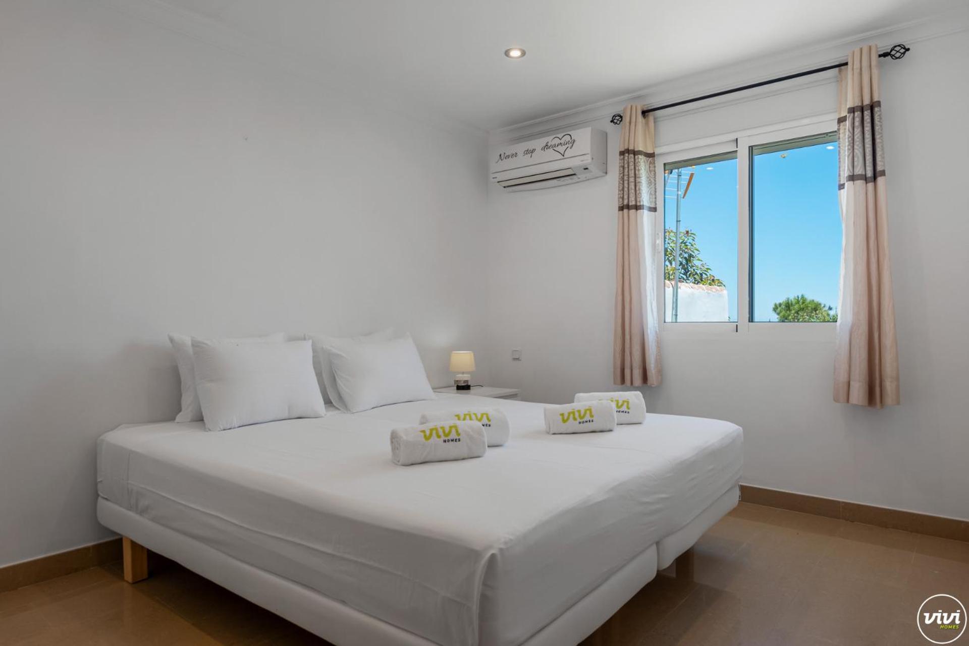 De Haro - Garden, Terrace, Pool & Sea View