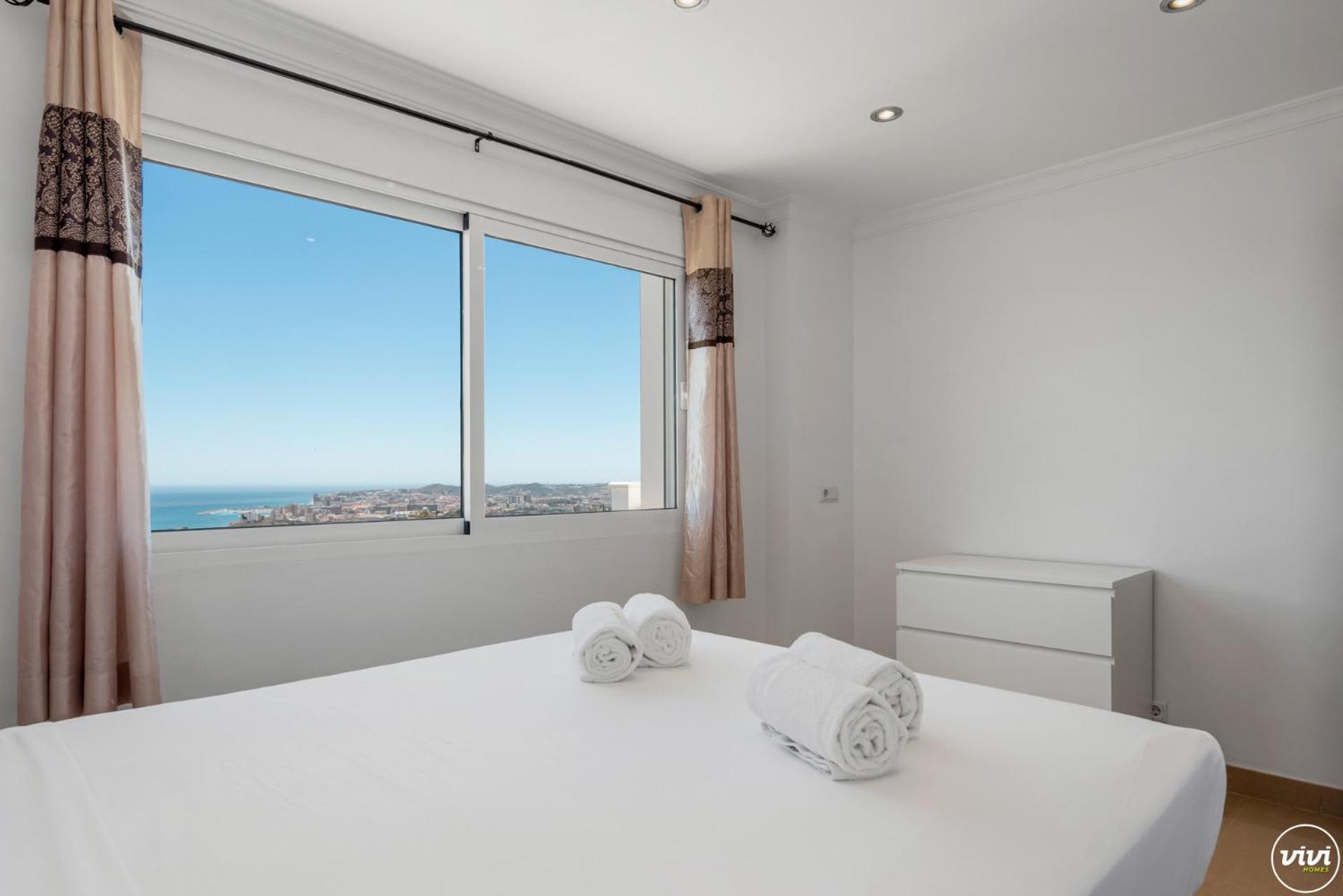 De Haro - Garden, Terrace, Pool & Sea View Villa