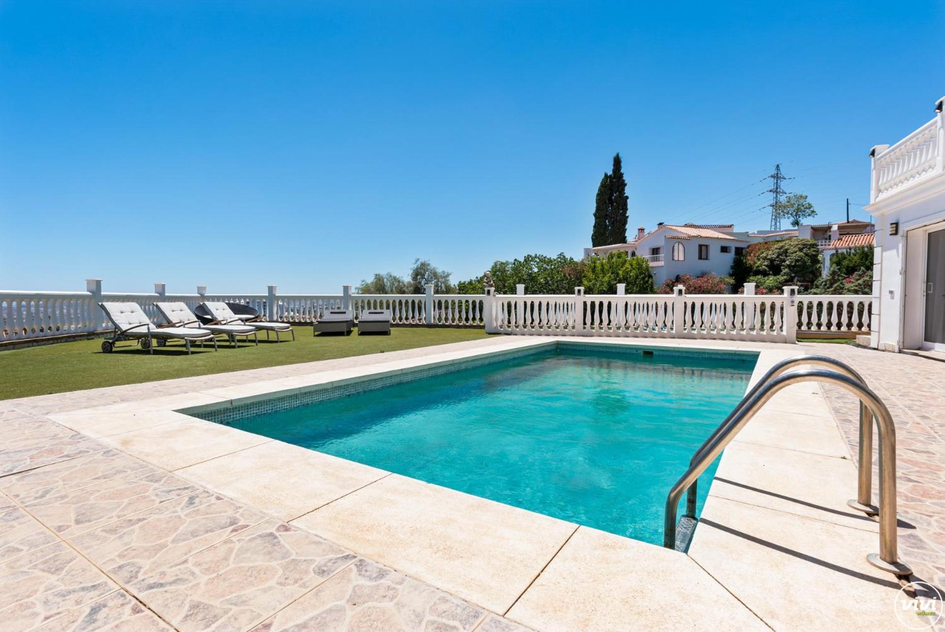 De Haro - Garden, Terrace, Pool & Sea View * Fuengirola
