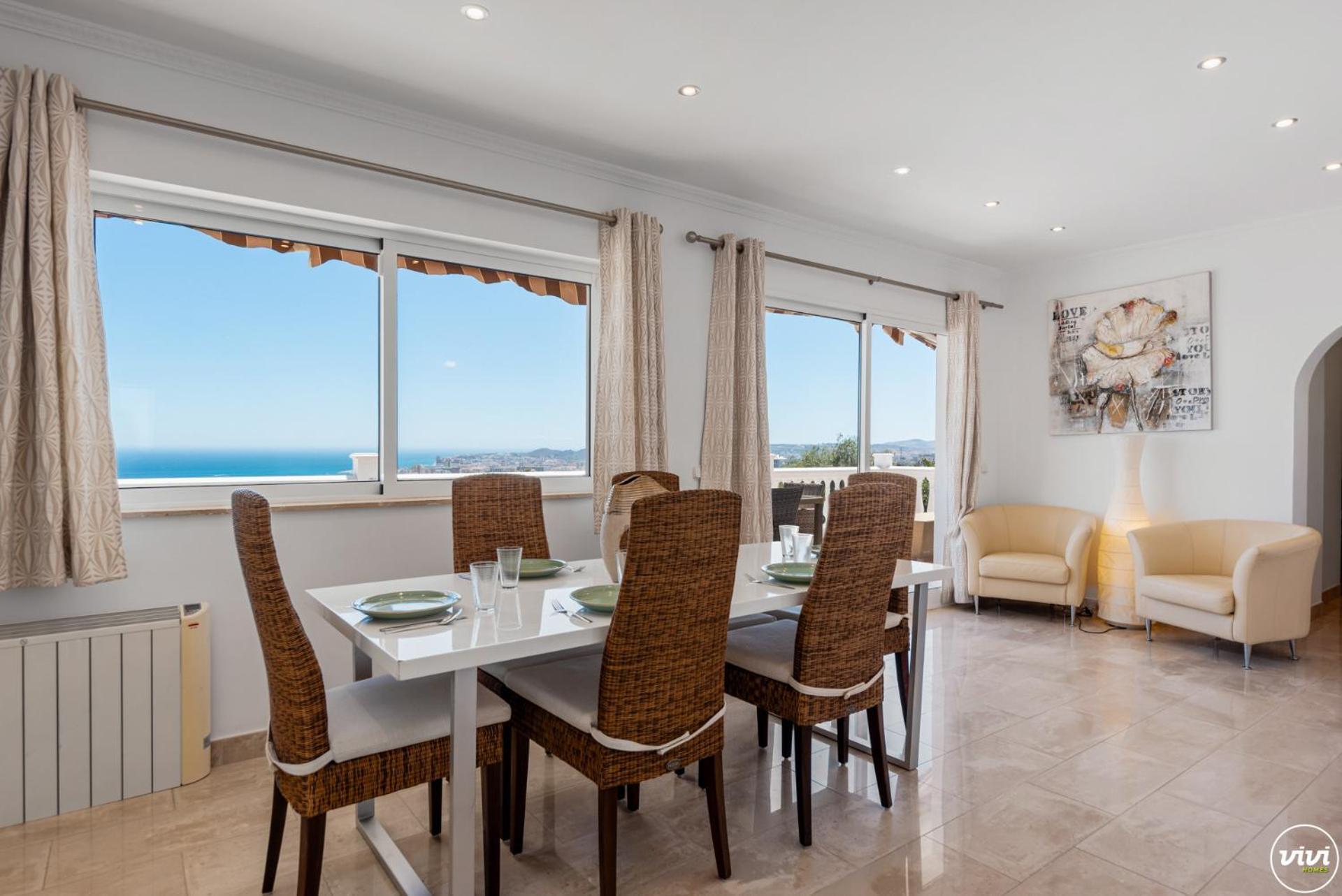 De Haro - Garden, Terrace, Pool & Sea View Villa *