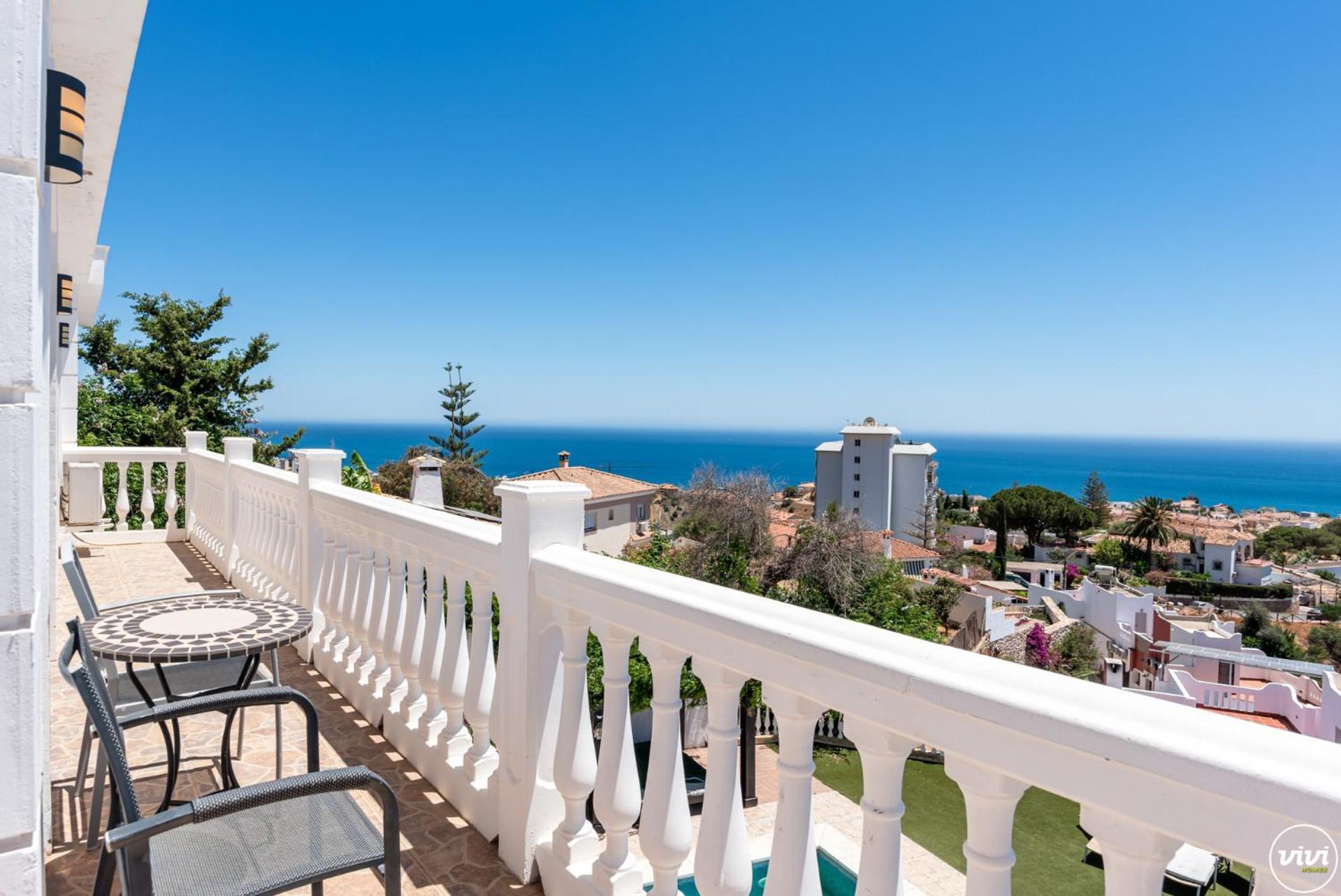 De Haro - Garden, Terrace, Pool & Sea View Villa