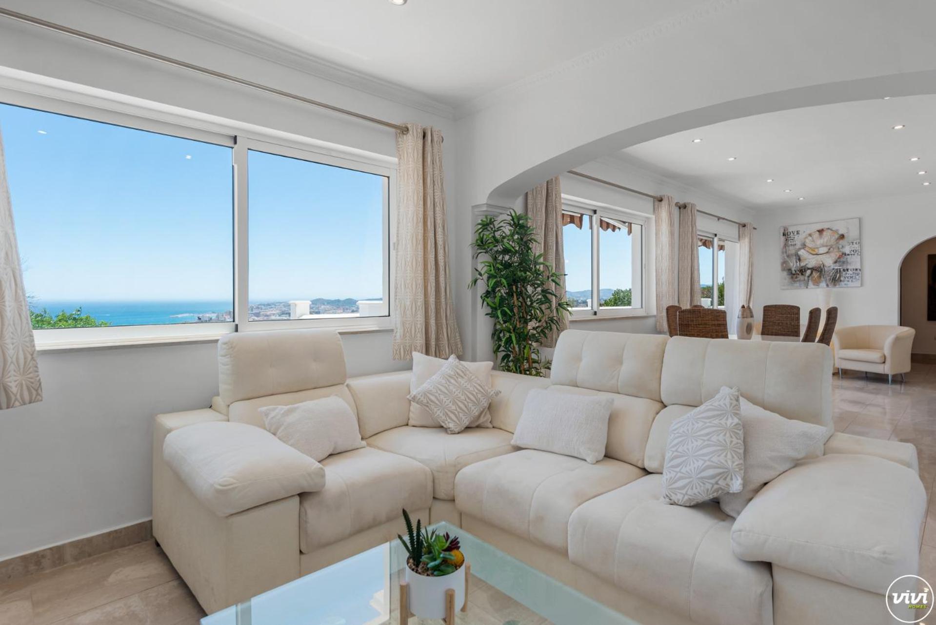 De Haro - Garden, Terrace, Pool & Sea View Villa *