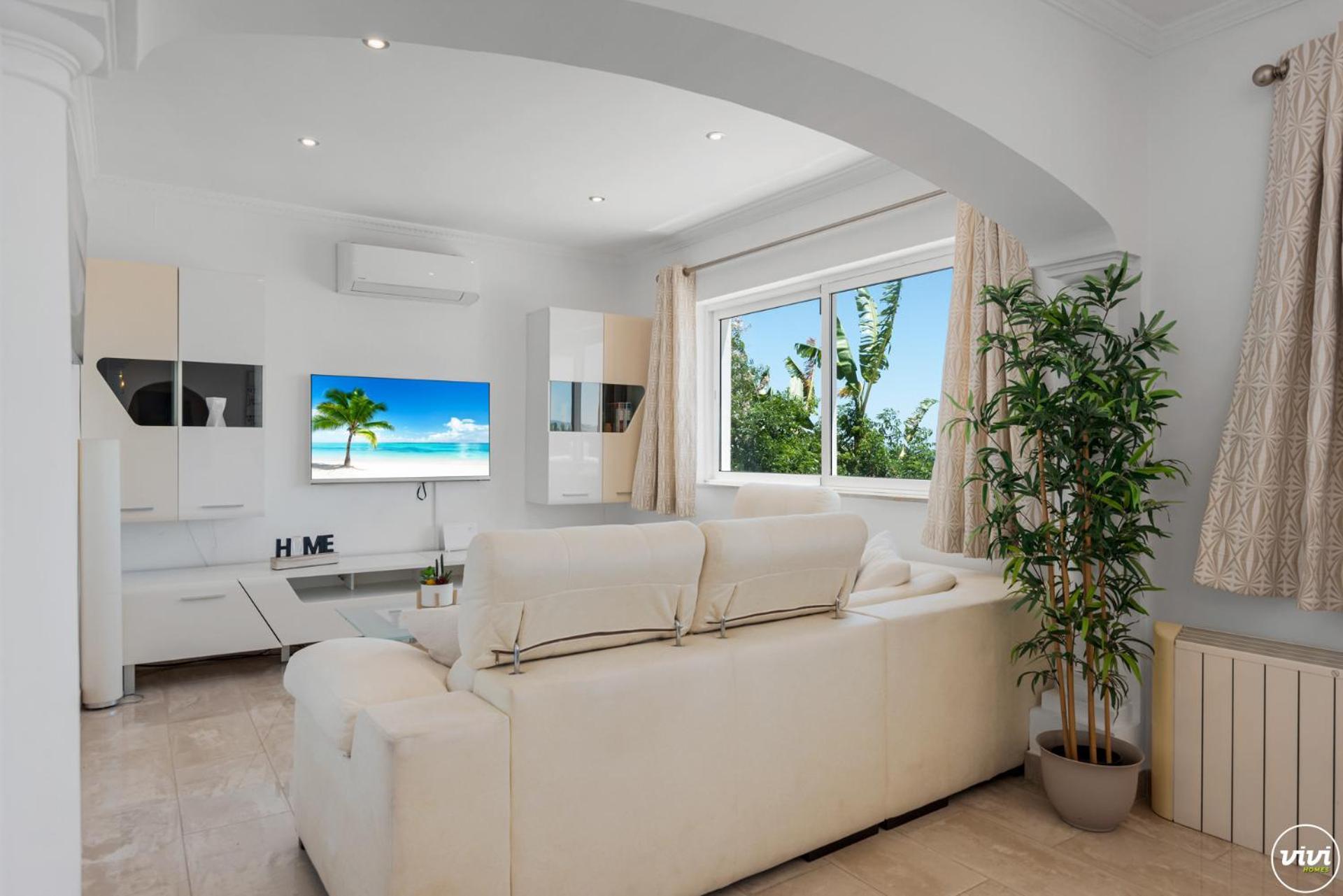 De Haro - Garden, Terrace, Pool & Sea View Villa *