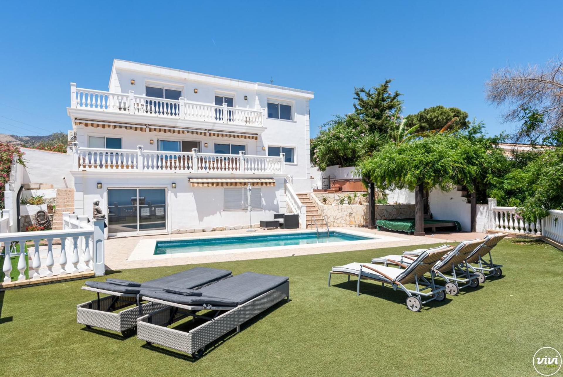 De Haro - Garden, Terrace, Pool & Sea View Villa Fuengirola