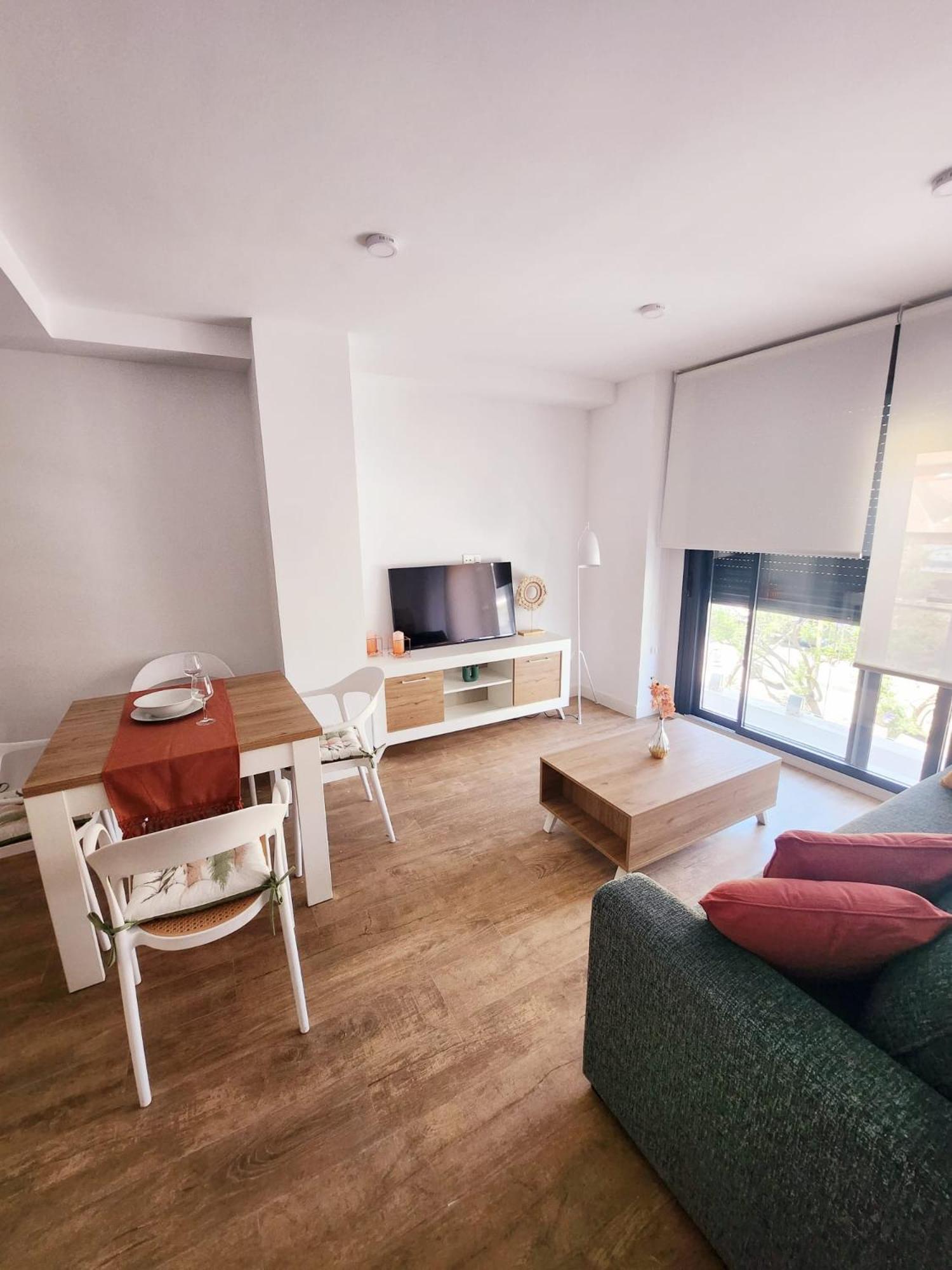 Novamar Apartamentos, Independientes Con Terraza, Dos Dormitorios, Salon Y Cocina Independiente, Ubicados En Centro De Y A La Playa, Wifi De Alta Velocidad * Fuengirola