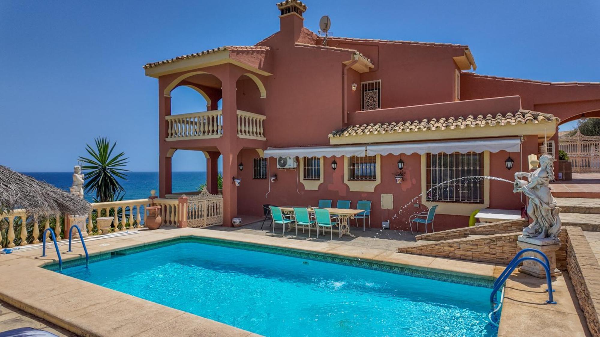 Sea View With Private Pool And Gardens 5 Bedrooms Villa Fuengirola