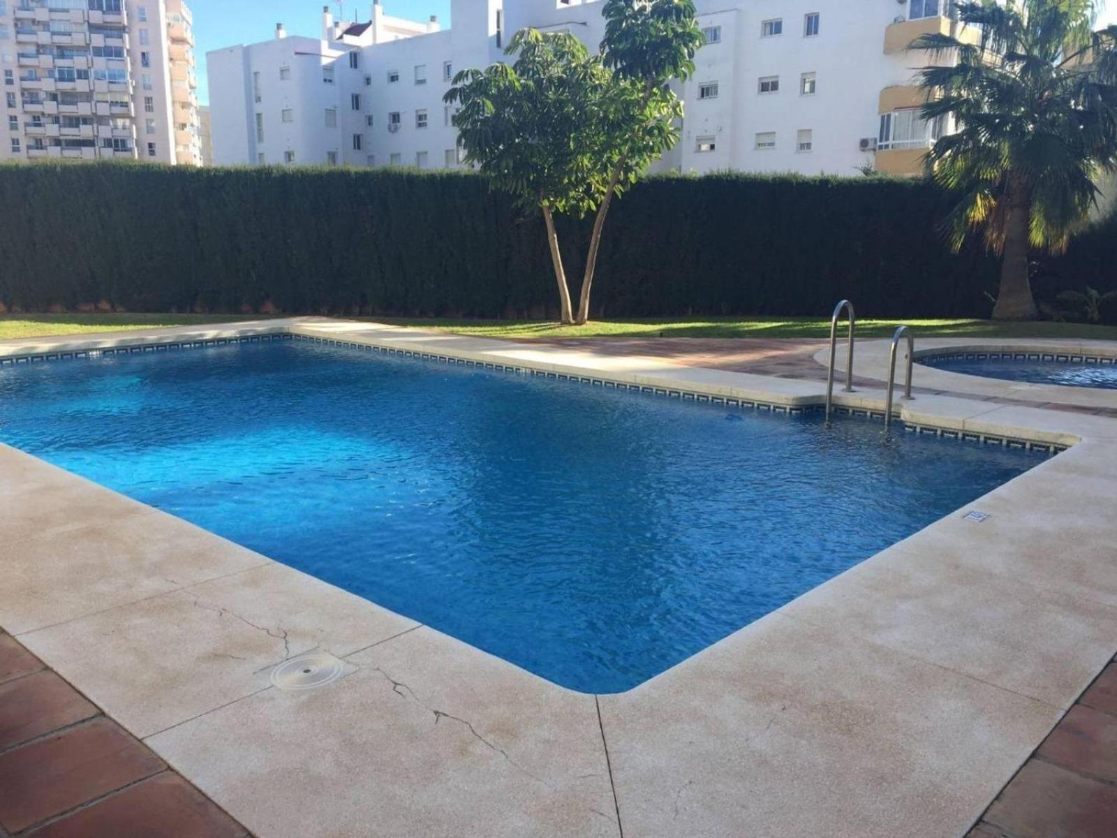 Appartement Lujoso Atico Con Vistas Al Mar, Piscina & Parking Fuengirola
