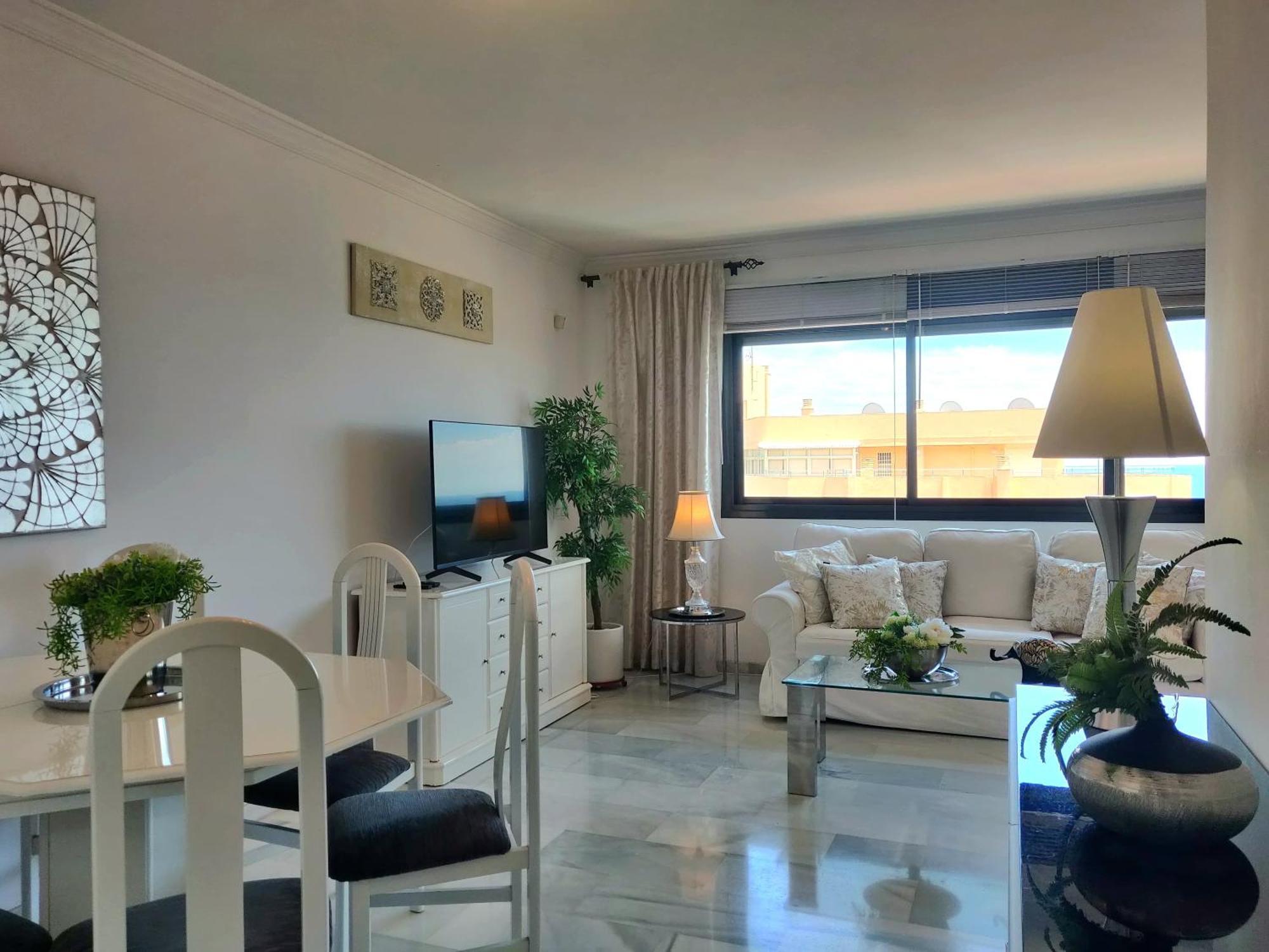 Lujoso Atico Con Vistas Al Mar, Piscina & Parking * Fuengirola