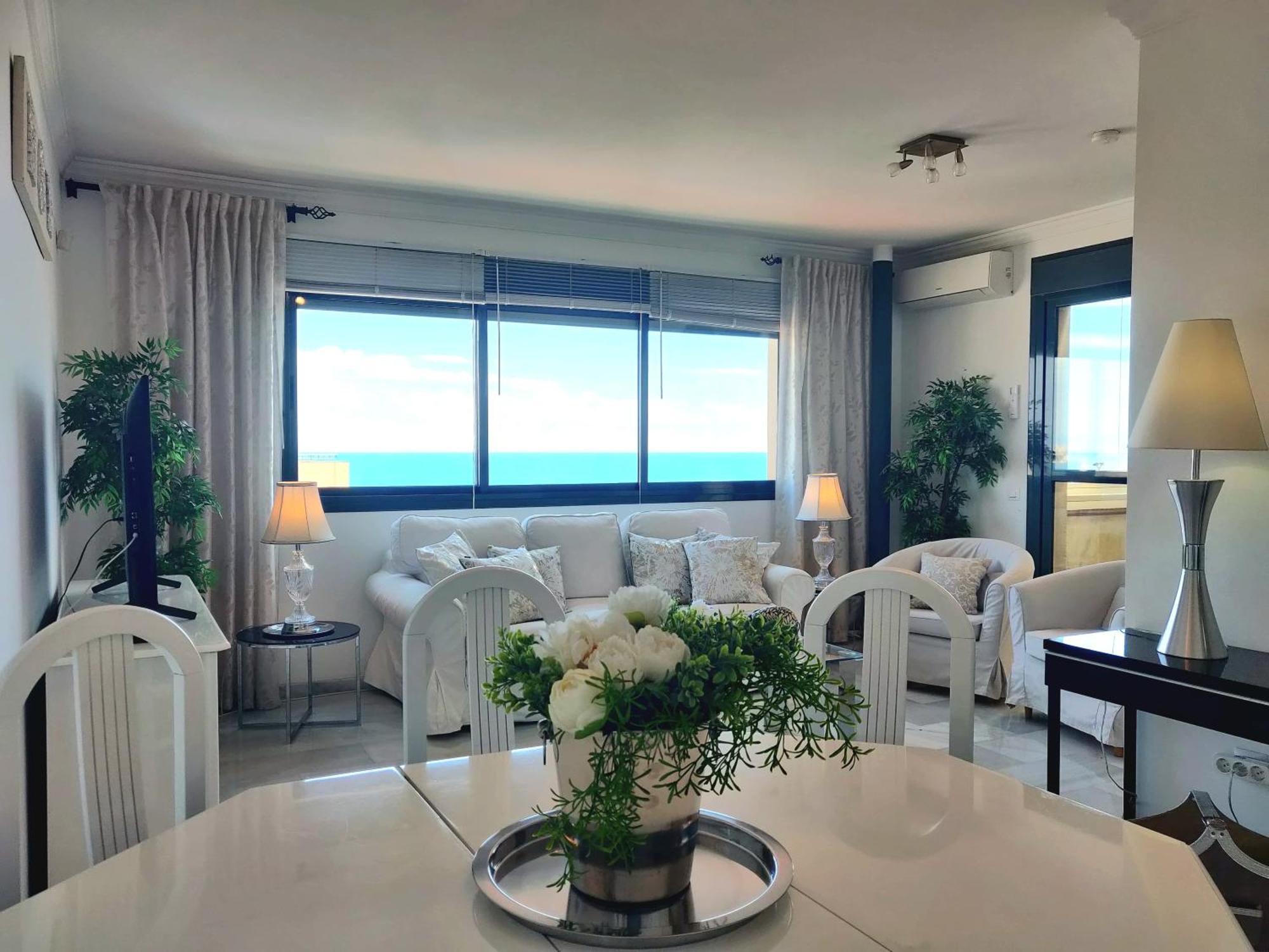 Appartement Lujoso Atico Con Vistas Al Mar, Piscina & Parking