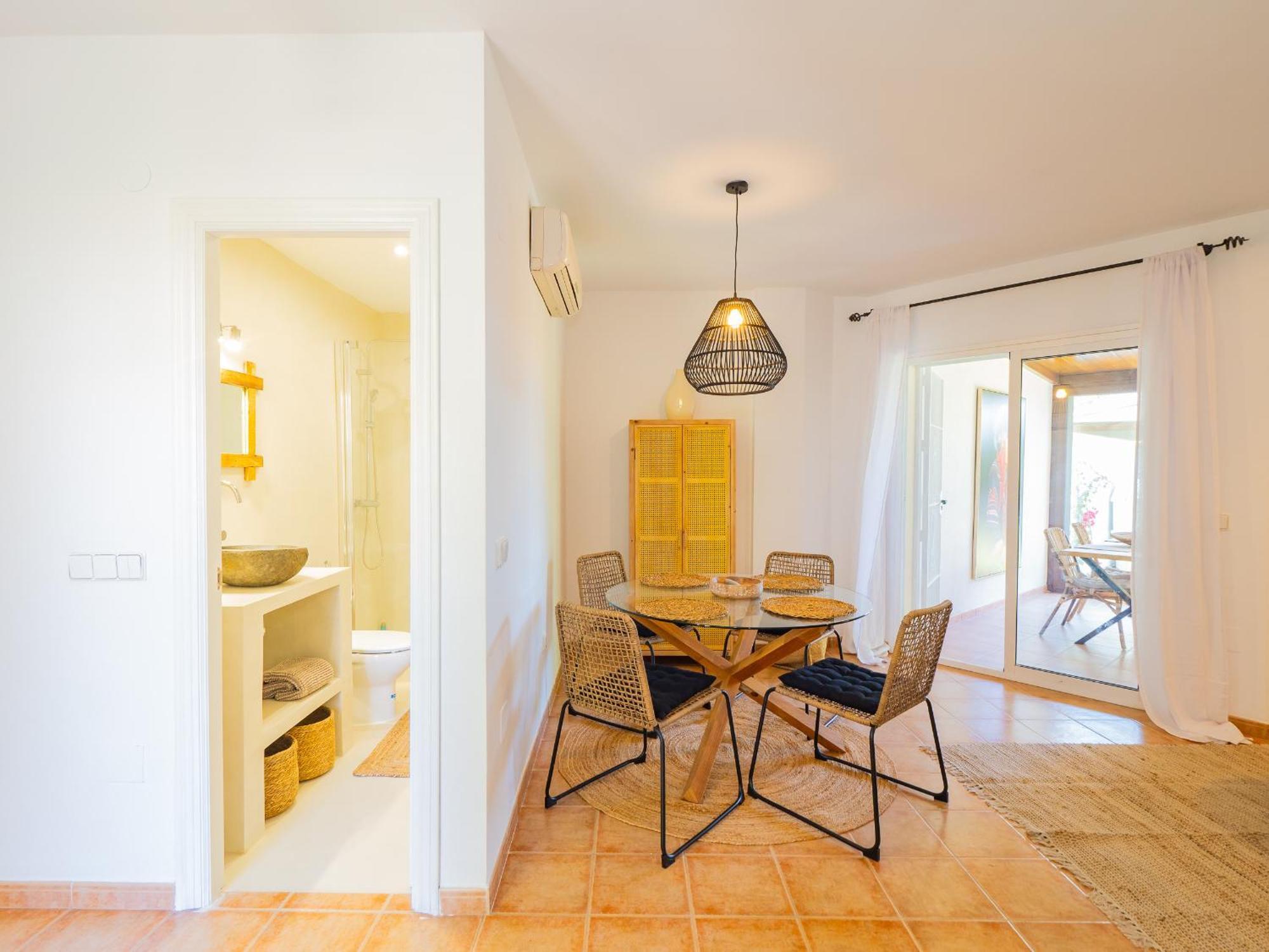 Cubo's Townhouse Sierrezuela Holiday home *