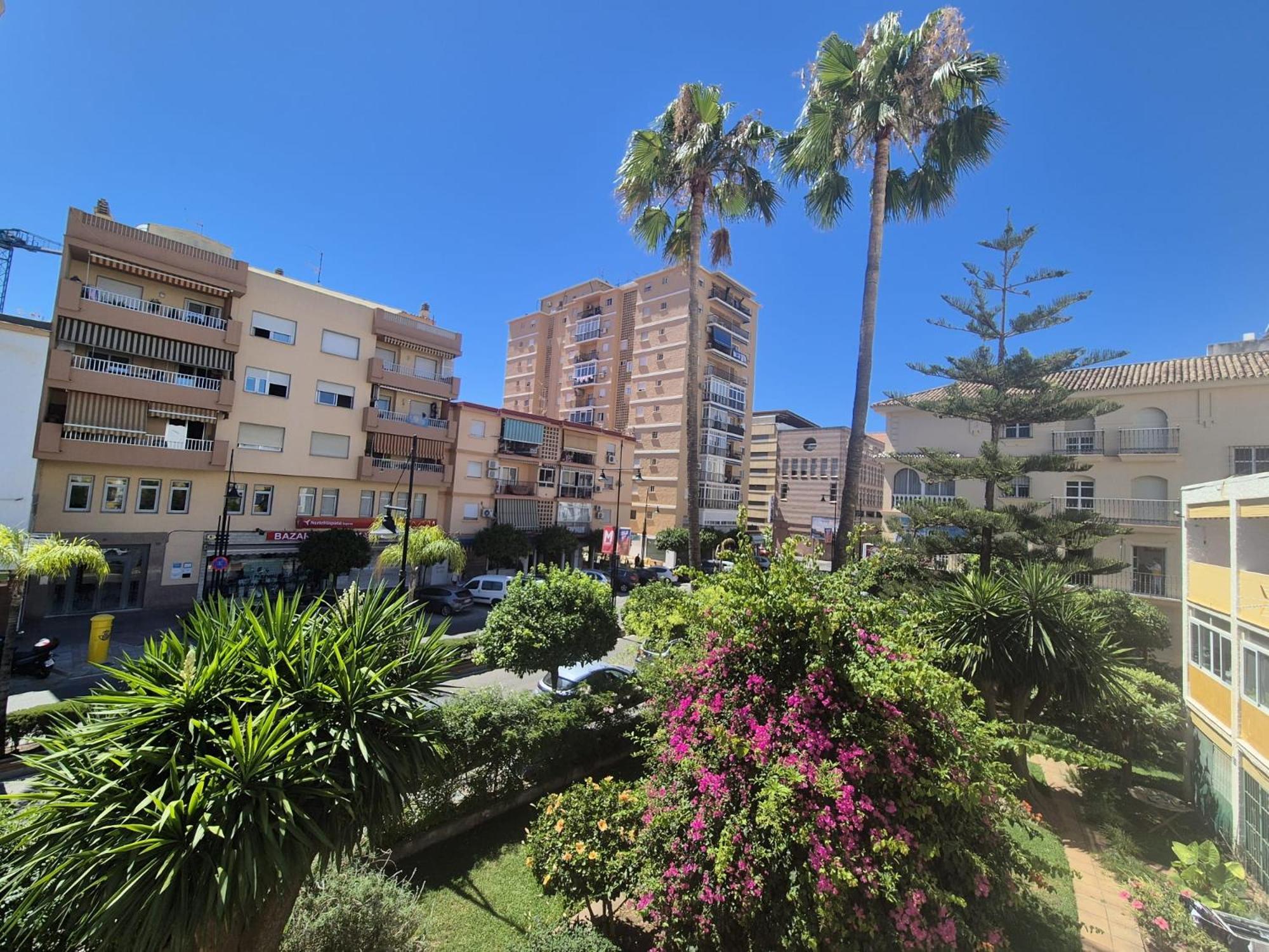 Sunny In The Center, 5 Min. From The Apartment *