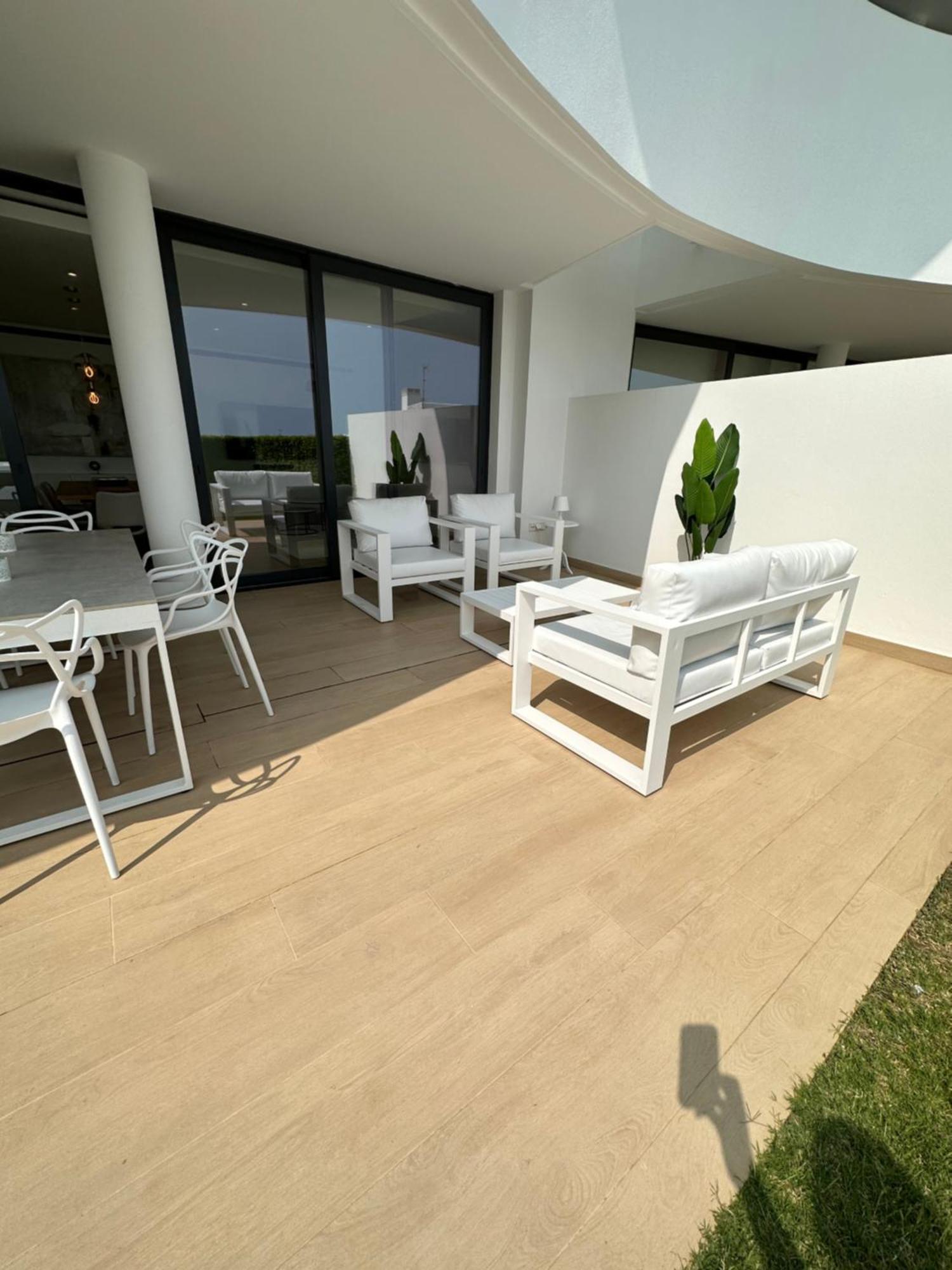 Huoneisto Luxurious Flat With Garden, Private Jacuzzi, Bbq *