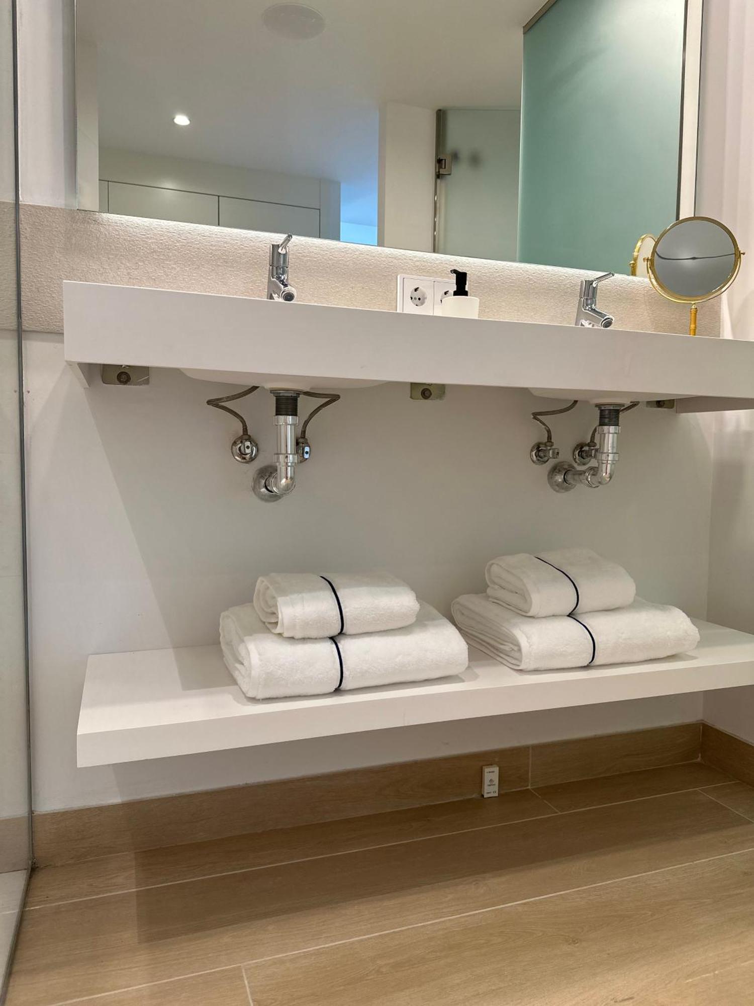 Luxurious Flat With Garden, Private Jacuzzi, Bbq *