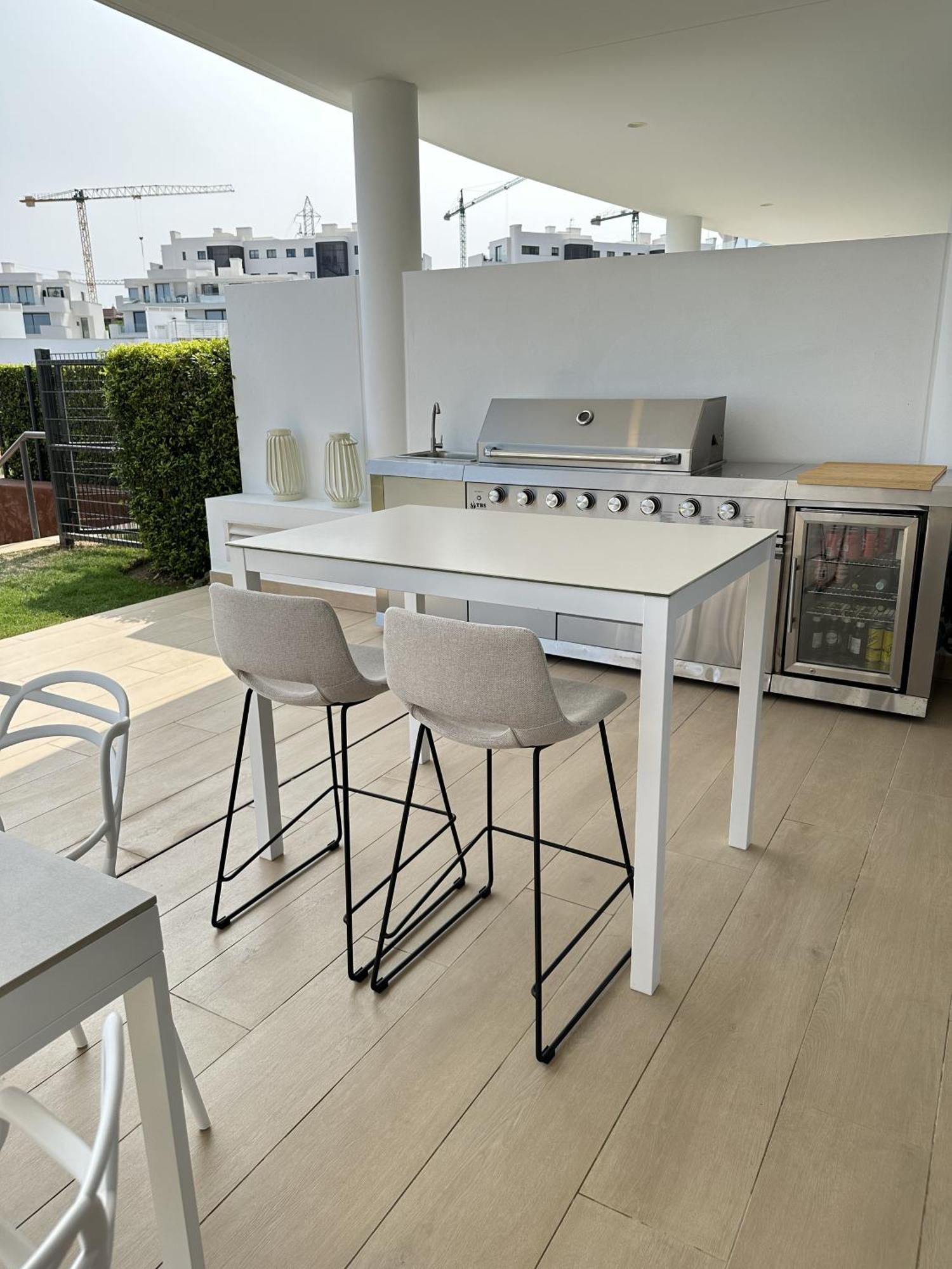 Huoneisto Luxurious Flat With Garden, Private Jacuzzi, Bbq *