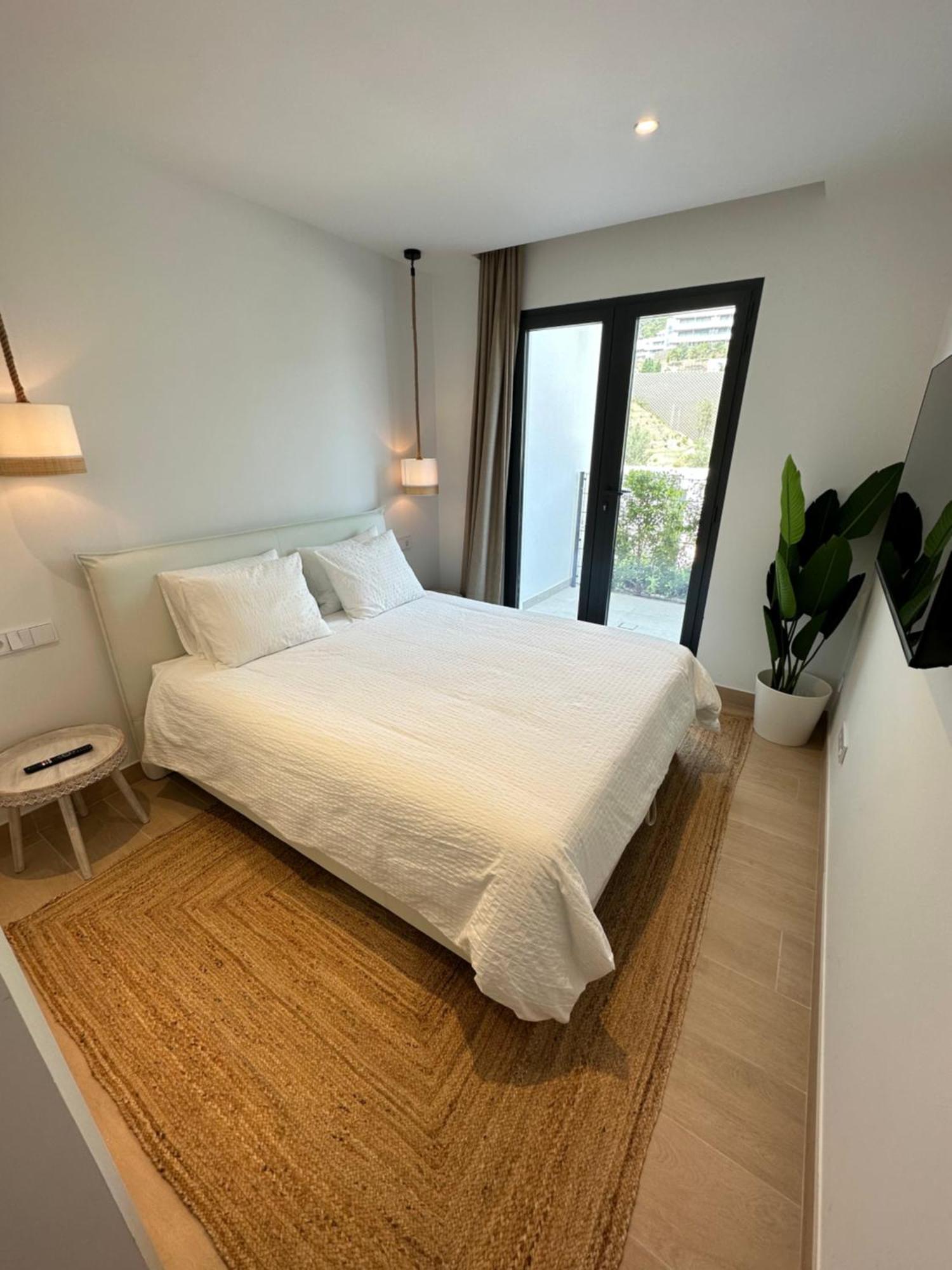 Luxurious Flat With Garden, Private Jacuzzi, Bbq Fuengirola