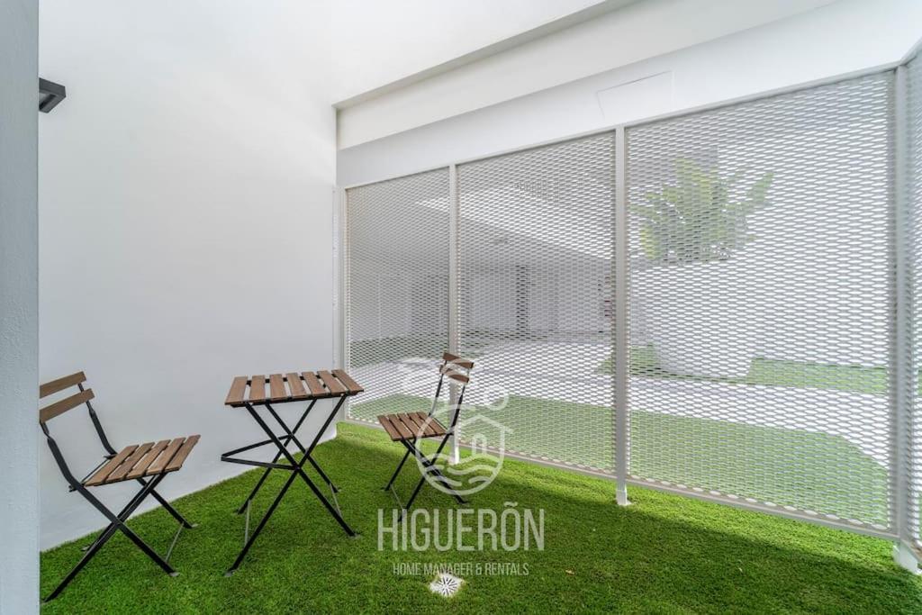 Higueronrentals Sea Breeze Apartment *