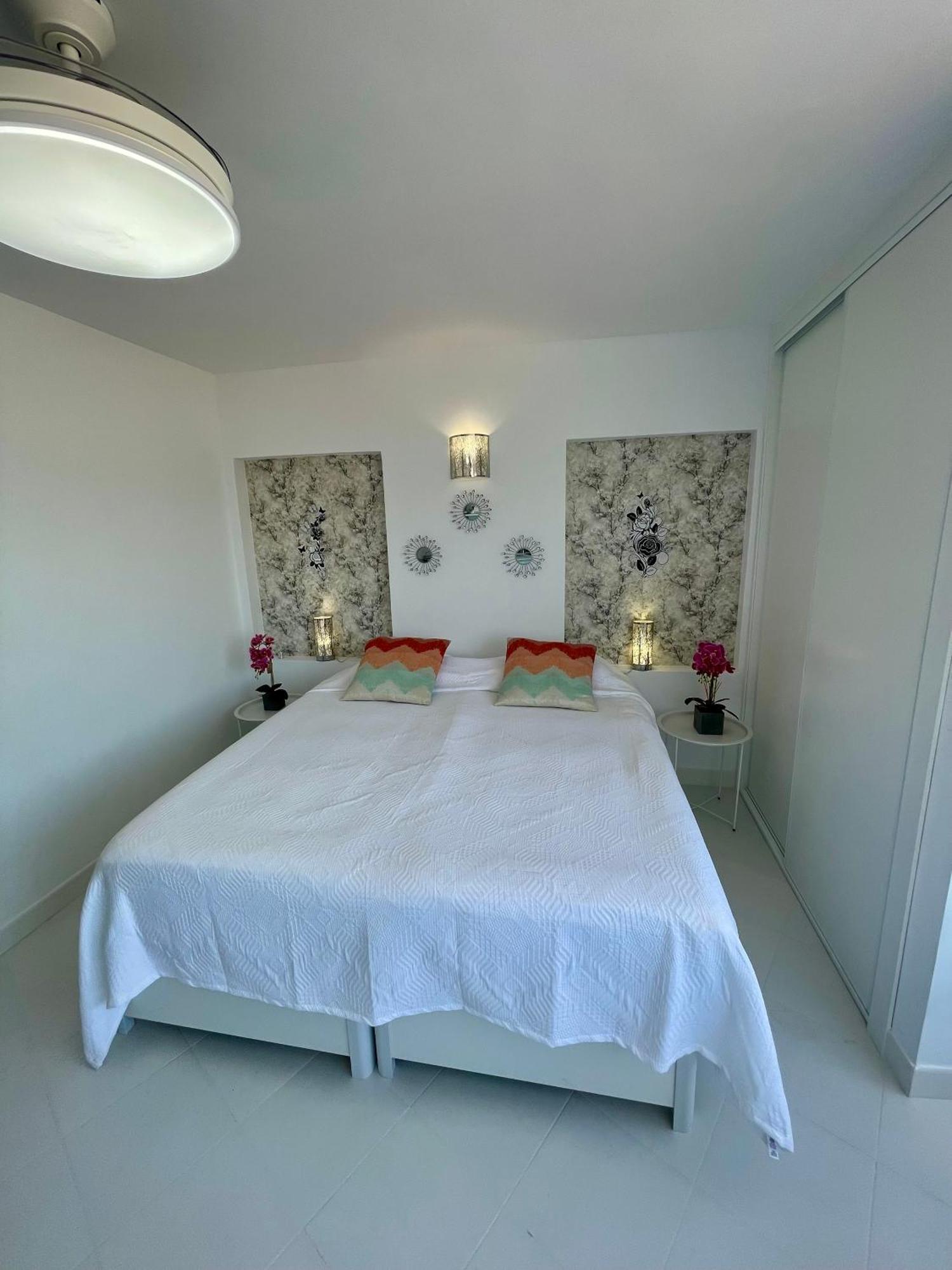 Appartement Sunny Beachside Retreat With Mountain And Sea Views Fuengirola