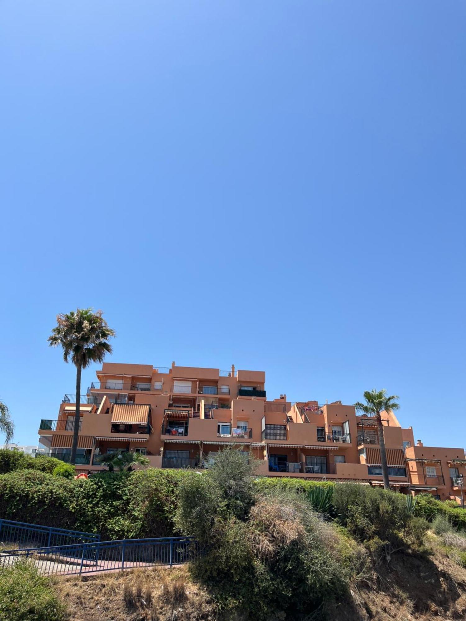 Atico Con Vistas Al Mar Y Con Piscina Frente A Castillo Sohail *