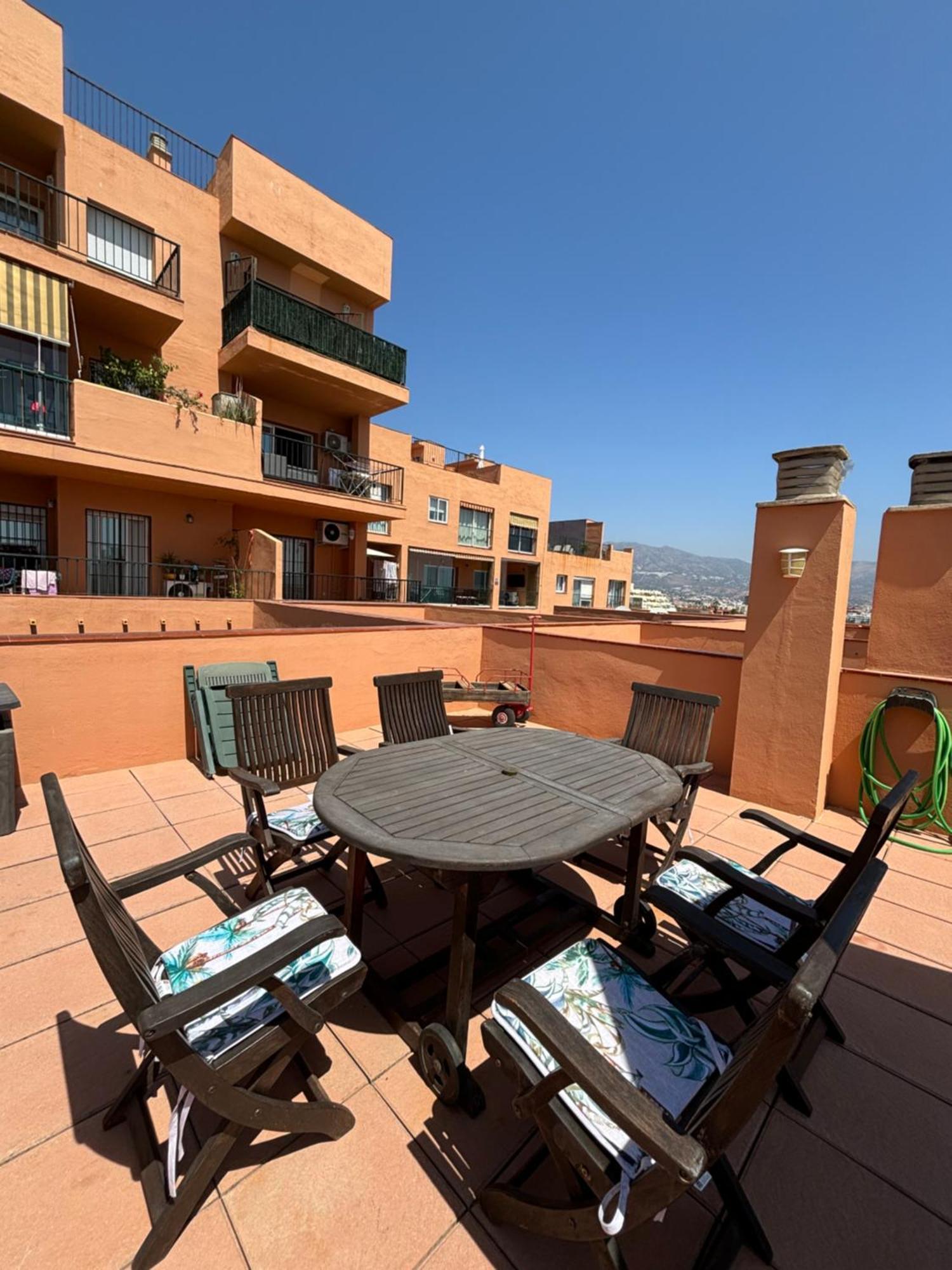 Atico Con Vistas Al Mar Y Con Piscina Frente A Castillo Sohail * Fuengirola