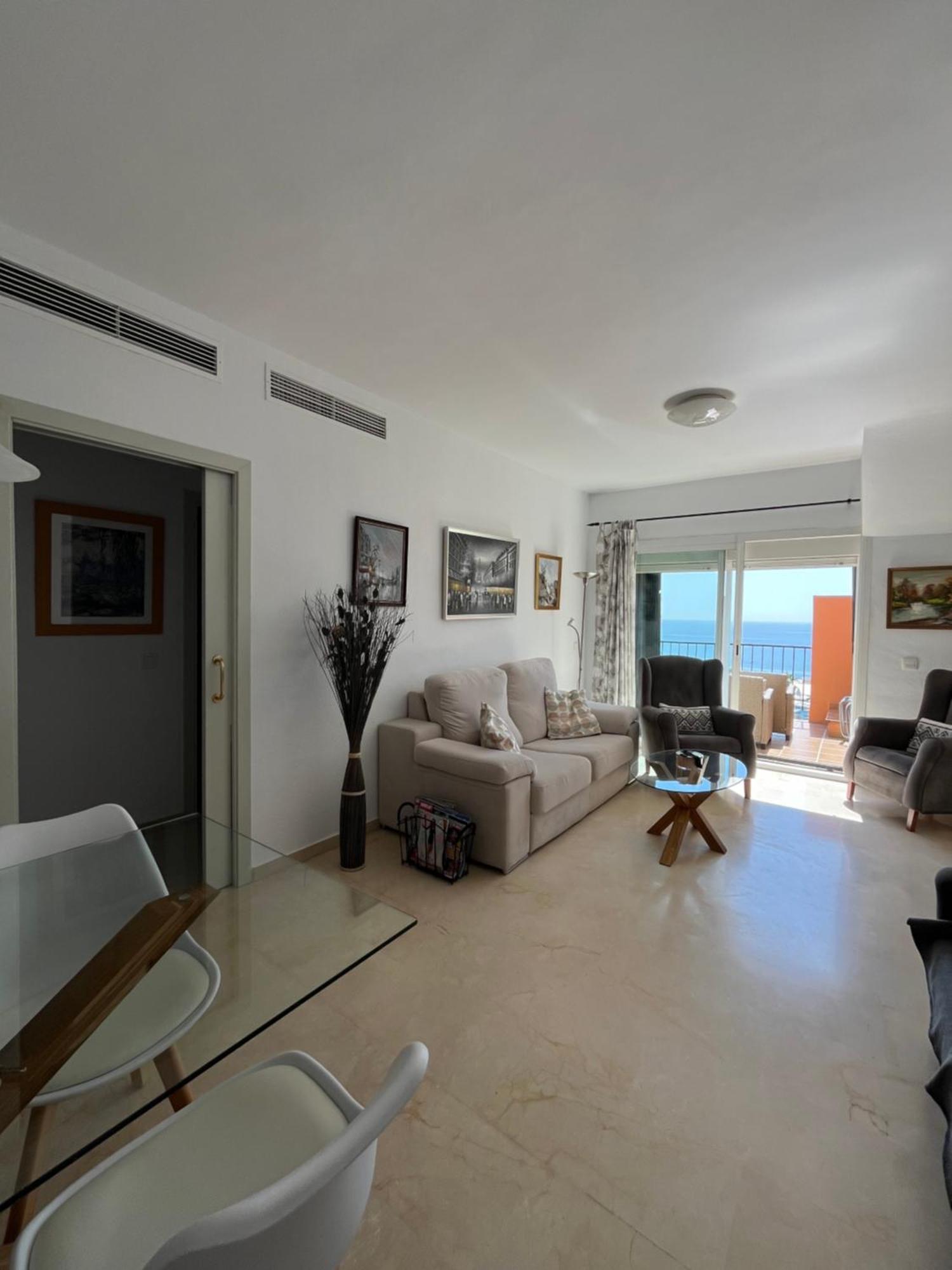 Apartamento Atico Con Vistas Al Mar Y Con Piscina Frente A Castillo Sohail Fuengirola