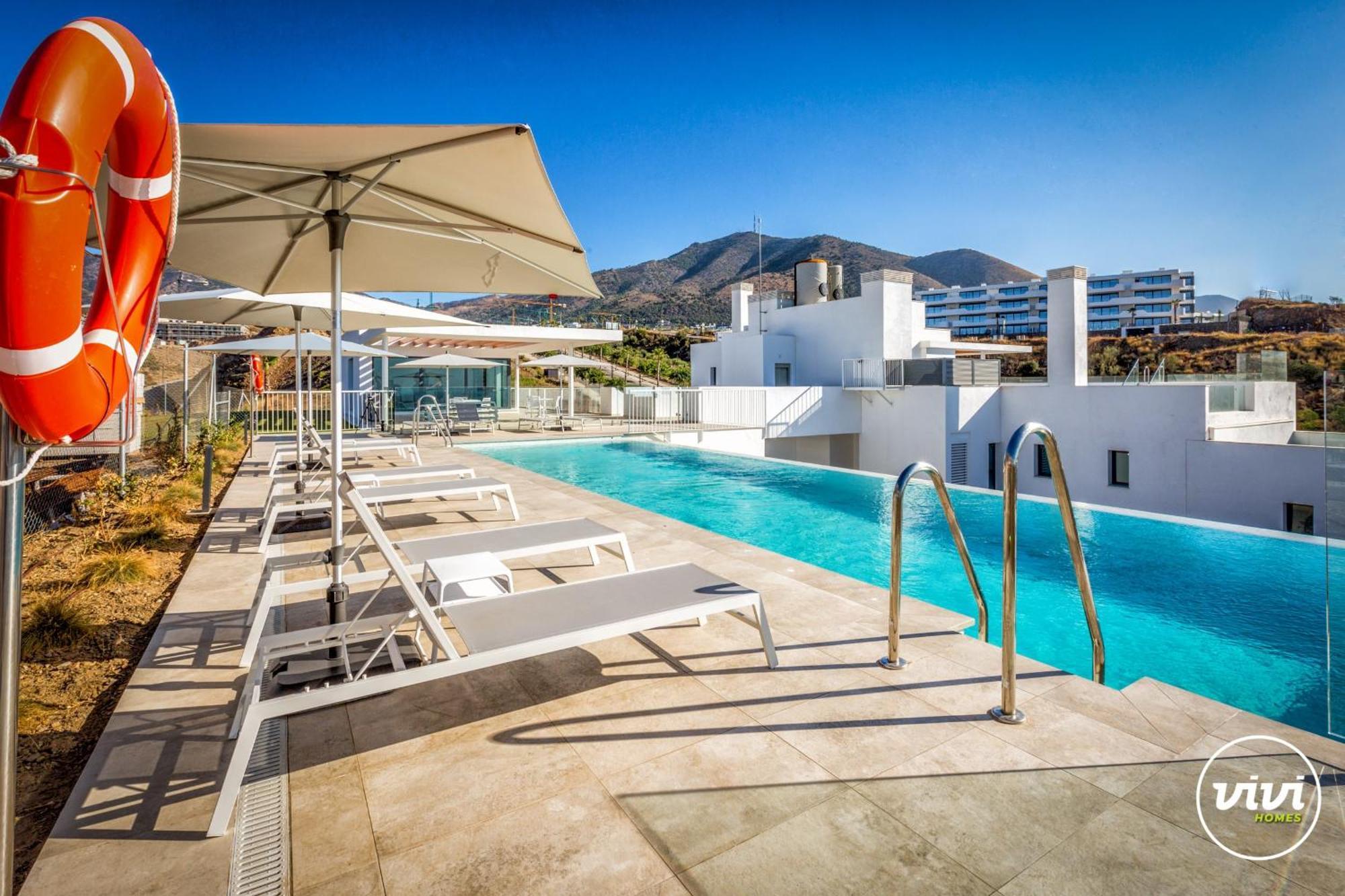 Vivi Homes - Diamond Pool, Gym, Terrace & Sea View