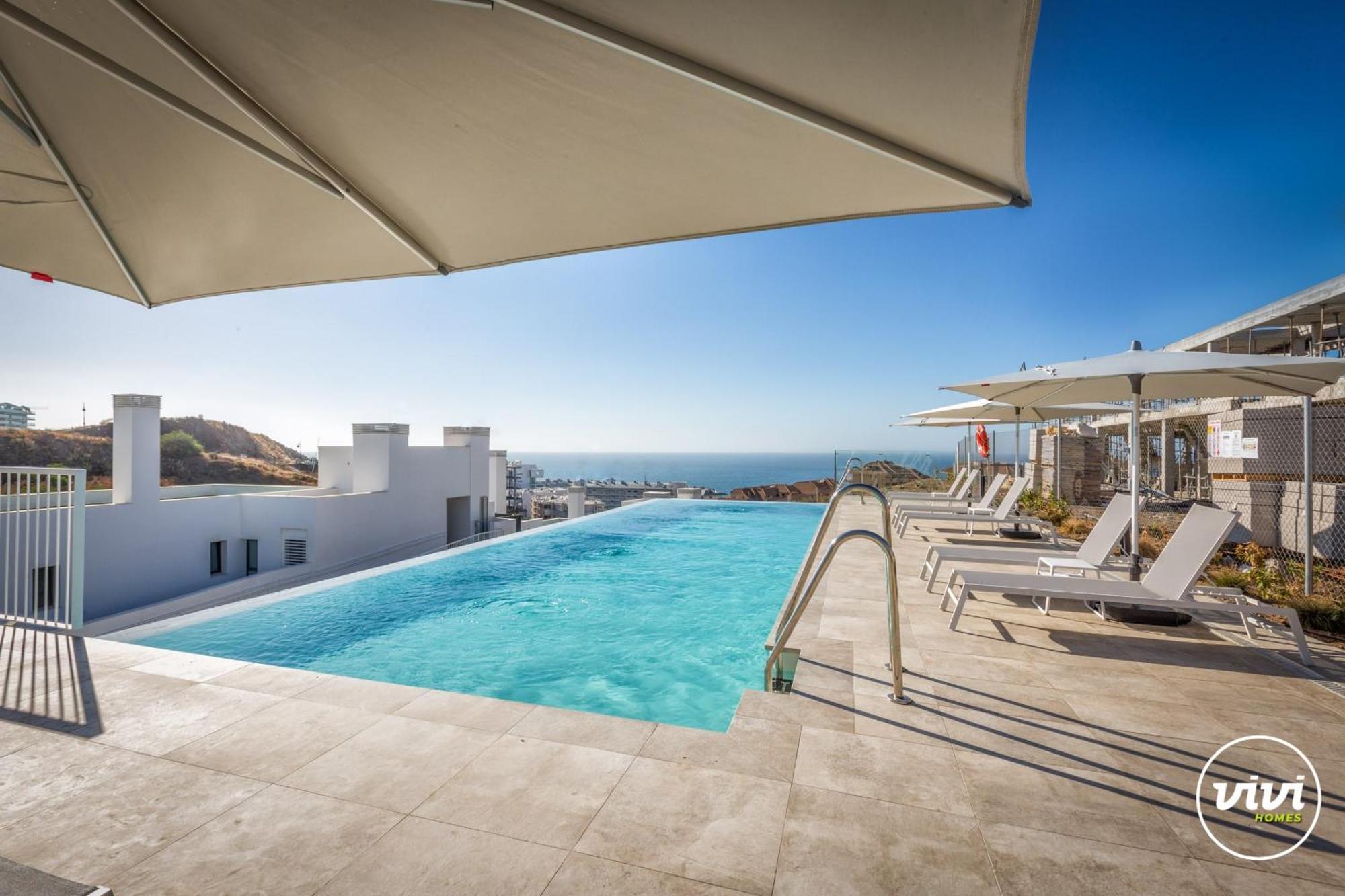 Vivi Homes - Sunny Views Wellness, Gym, Pool & Sea View *