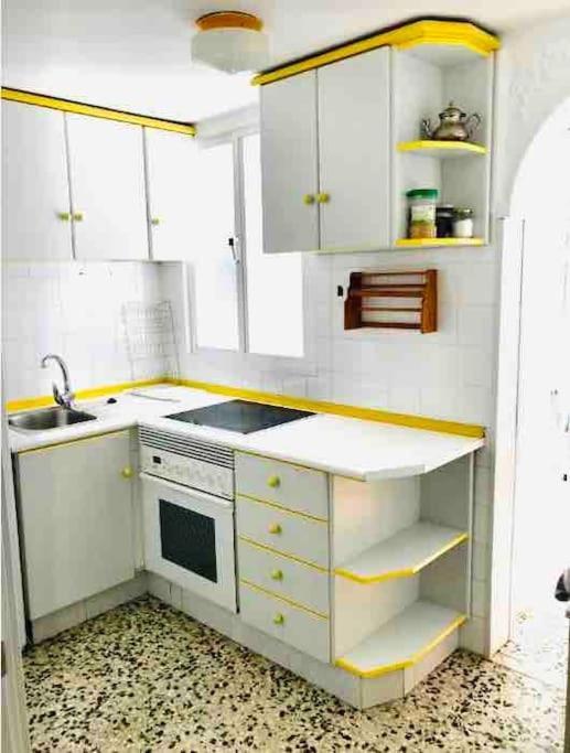 3 Bedrooms Flat-fuengirola Center-2 Min From Apartment *
