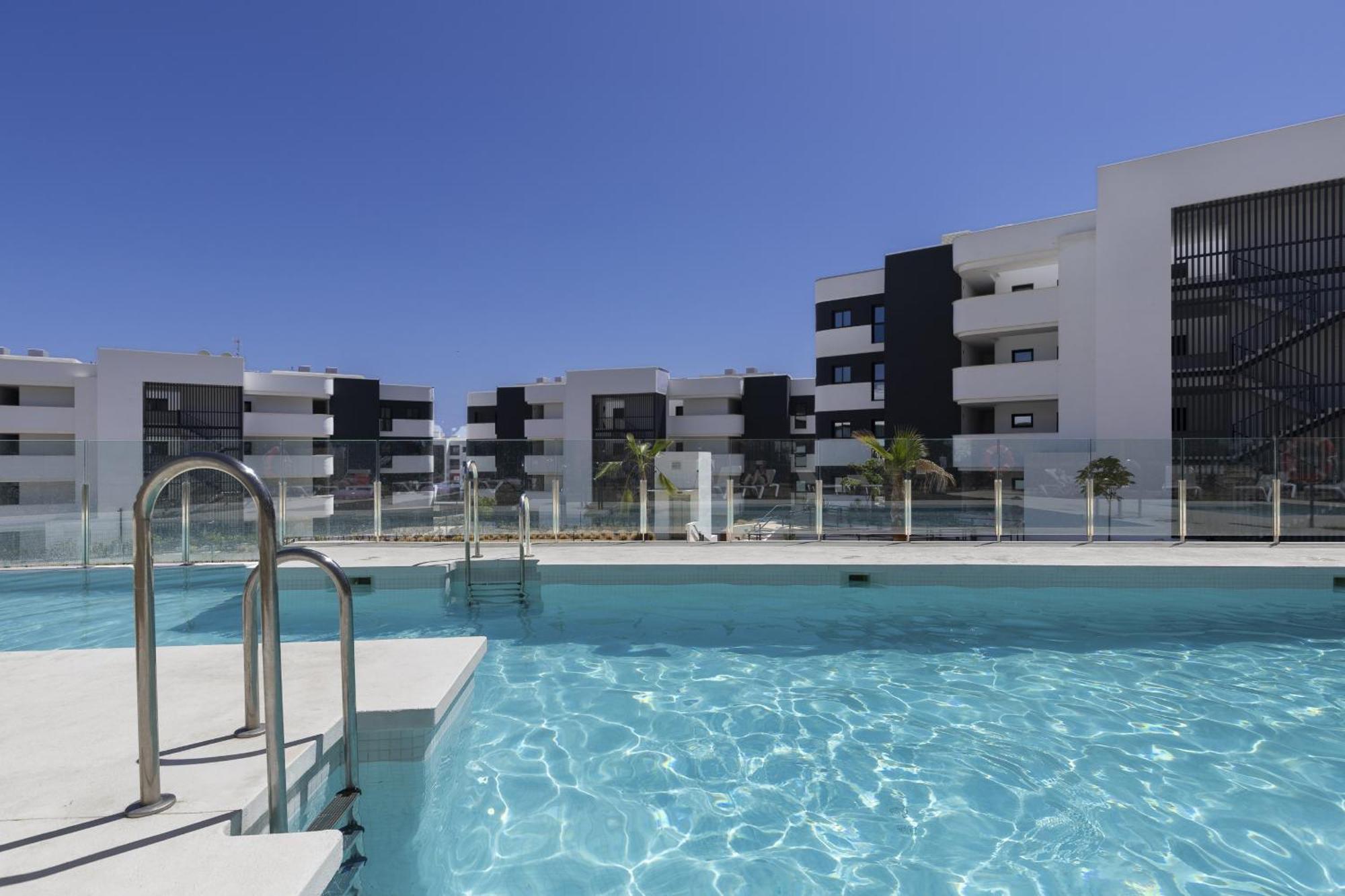 Modern Luxury With Terrace In Higueron *