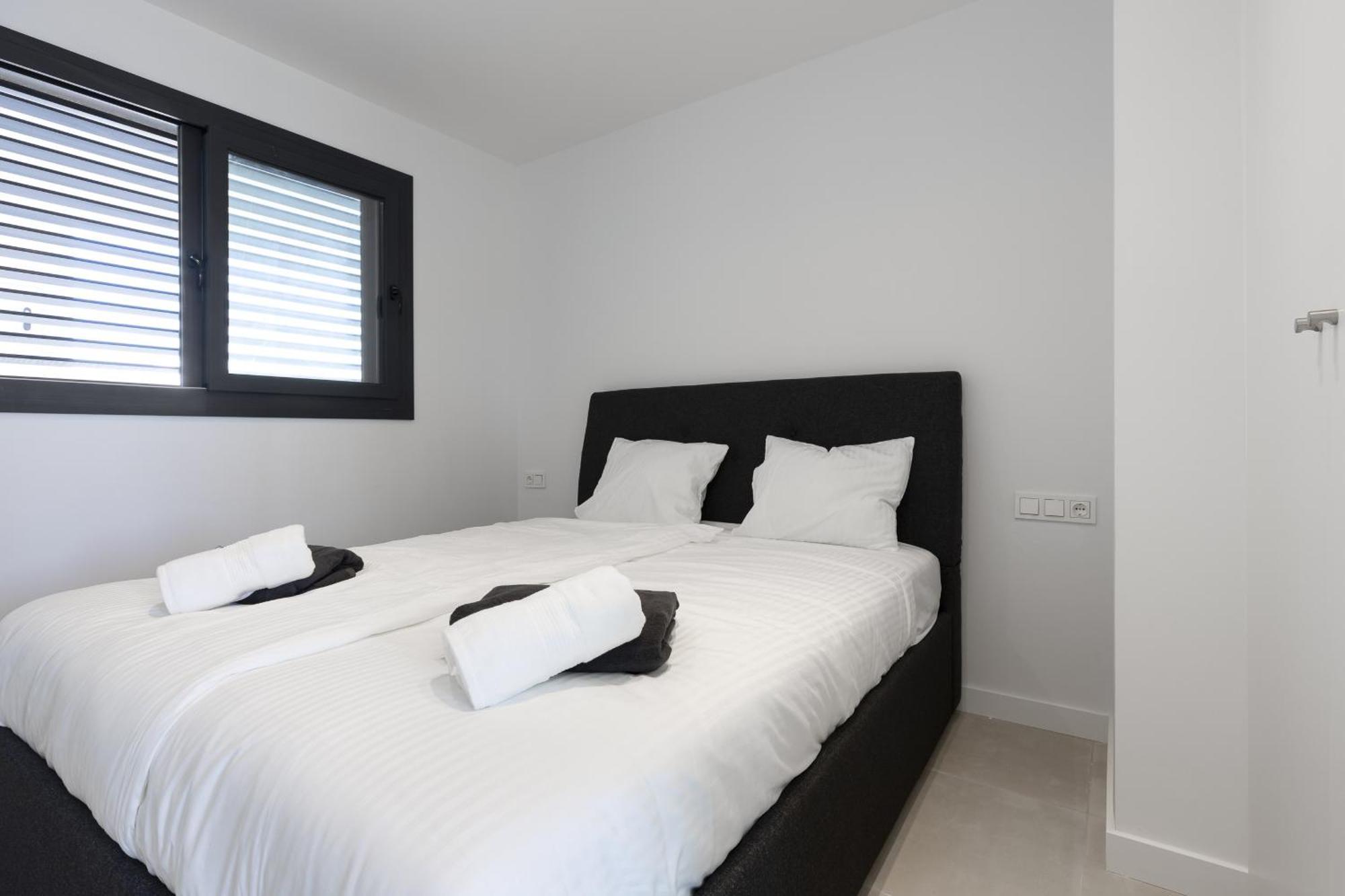 Modern Luxury With Terrace In Higueron Appartement *