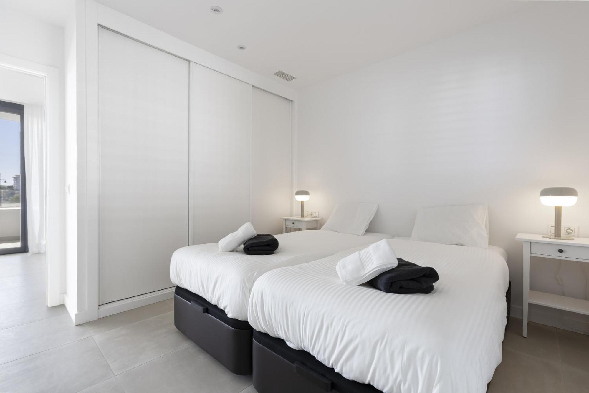 Appartement Modern Luxury With Terrace In Higueron *